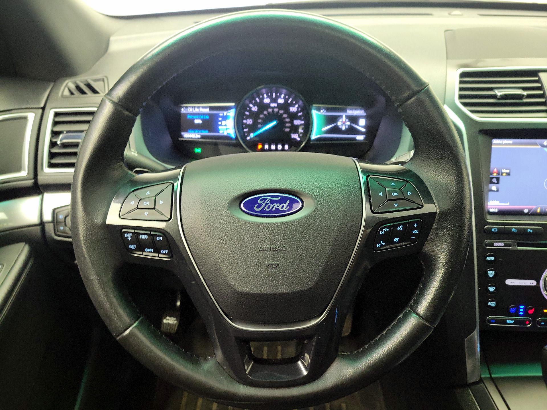 Thumbnail: 2016 Ford Explorer - 10