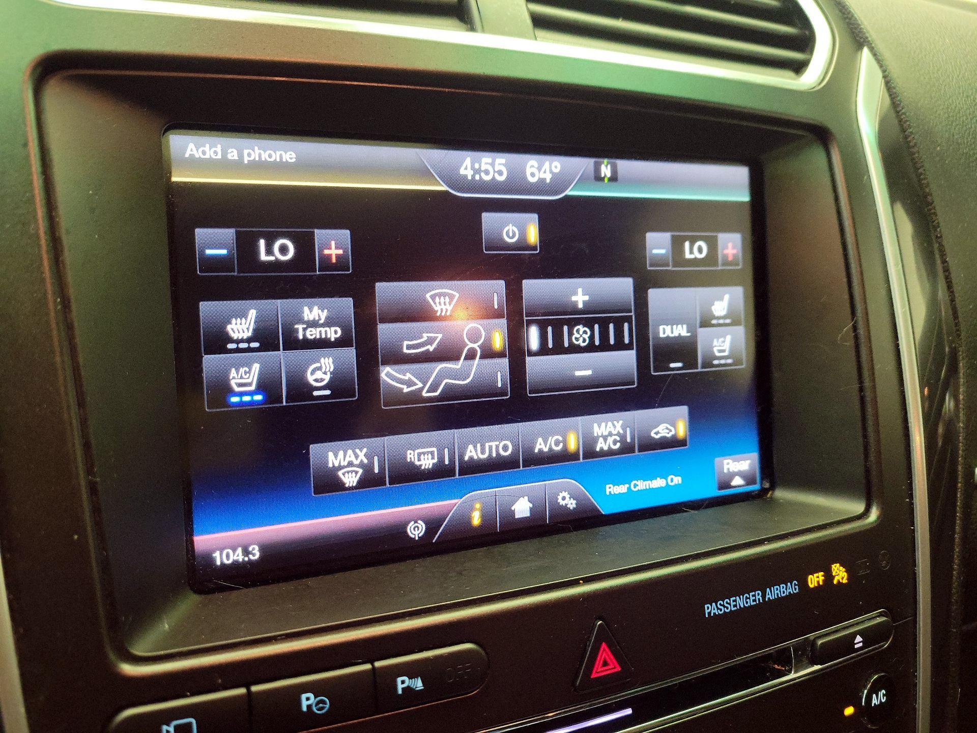 Thumbnail: 2016 Ford Explorer - 17