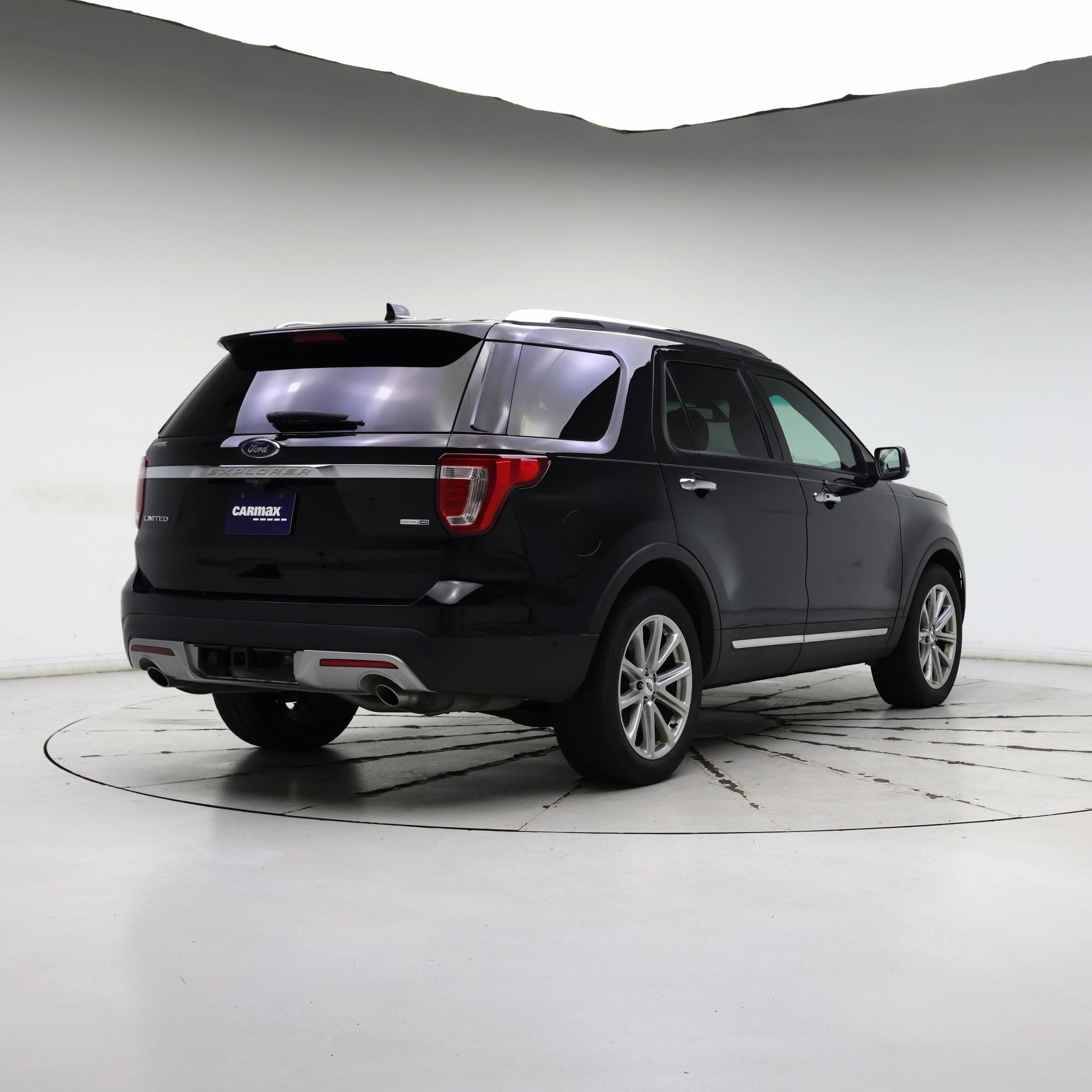 Thumbnail: 2016 Ford Explorer - 8