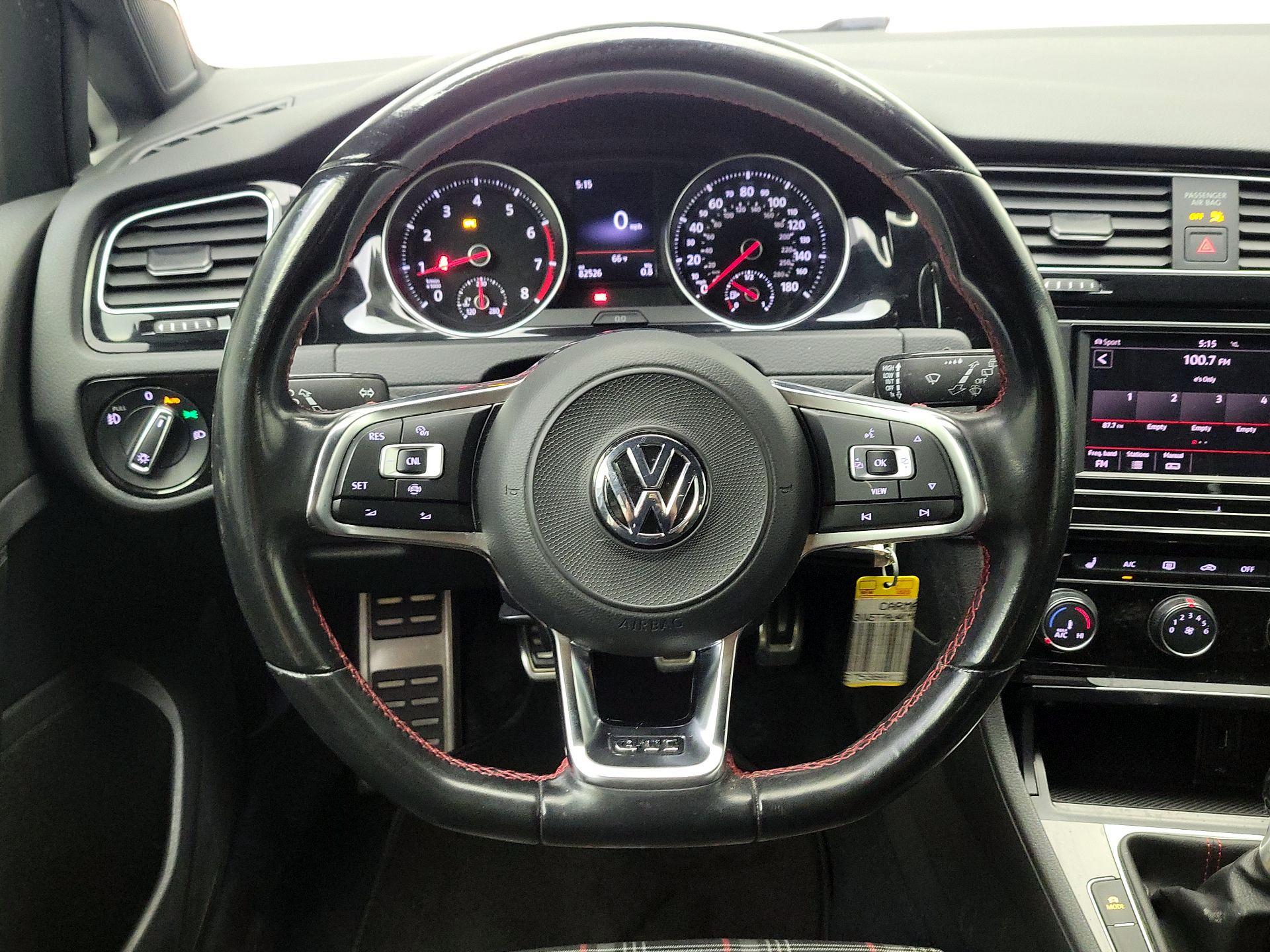 Thumbnail: 2019 Volkswagen Golf - 10