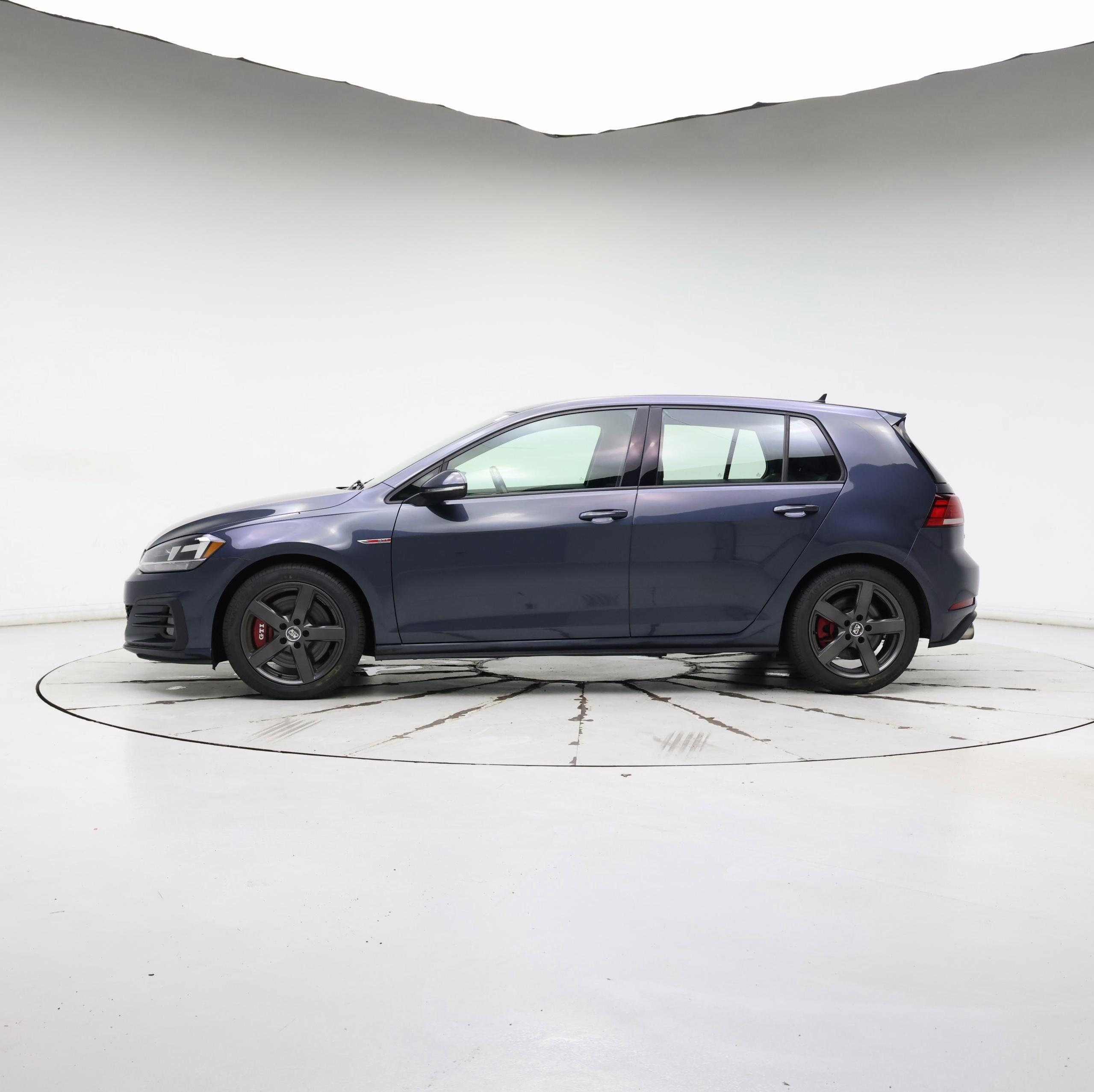 Thumbnail: 2019 Volkswagen Golf - 3