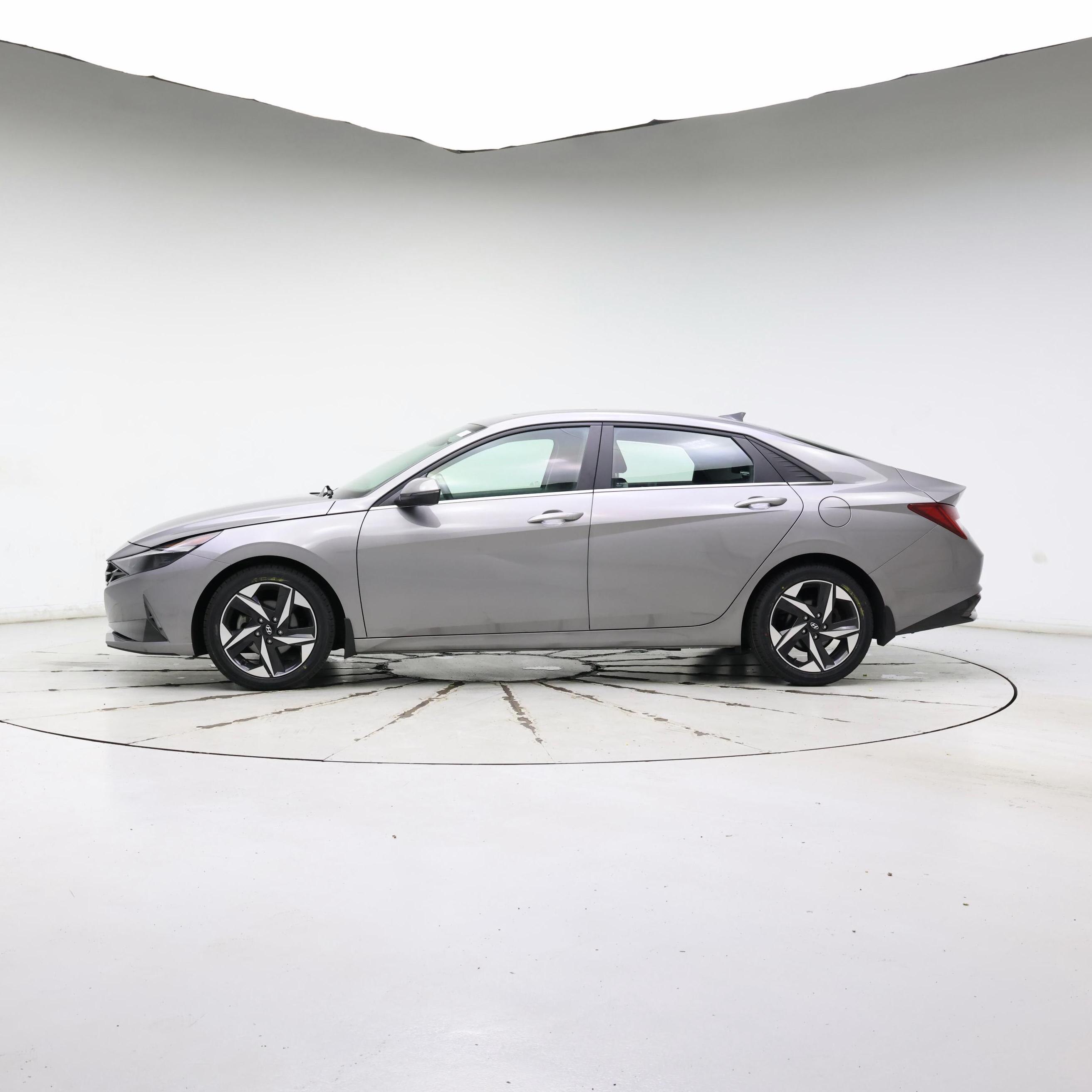 Thumbnail: 2022 Hyundai Elantra - 3