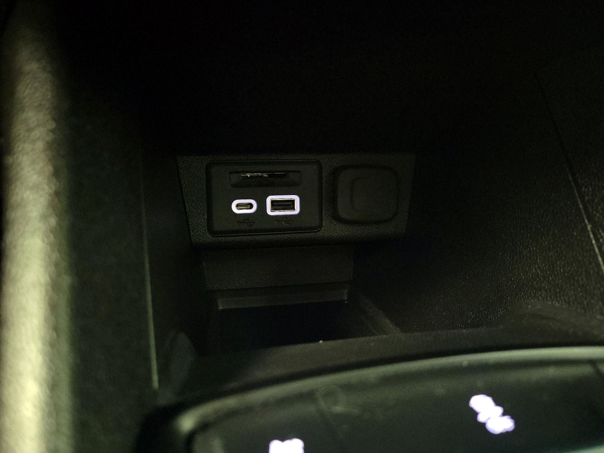 Thumbnail: 2023 Chevrolet Bolt EV - 18