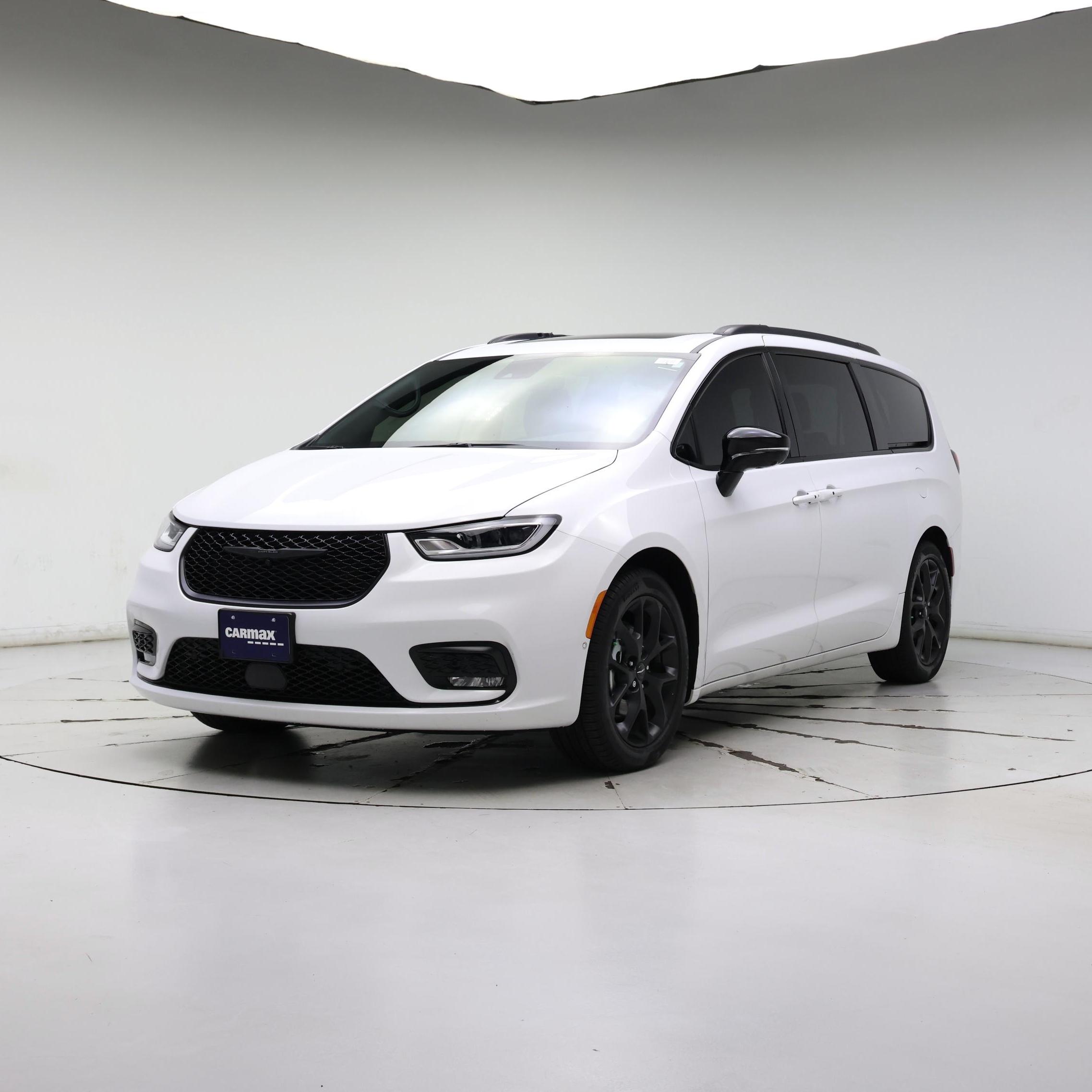 Thumbnail: 2024 Chrysler Pacifica - 4