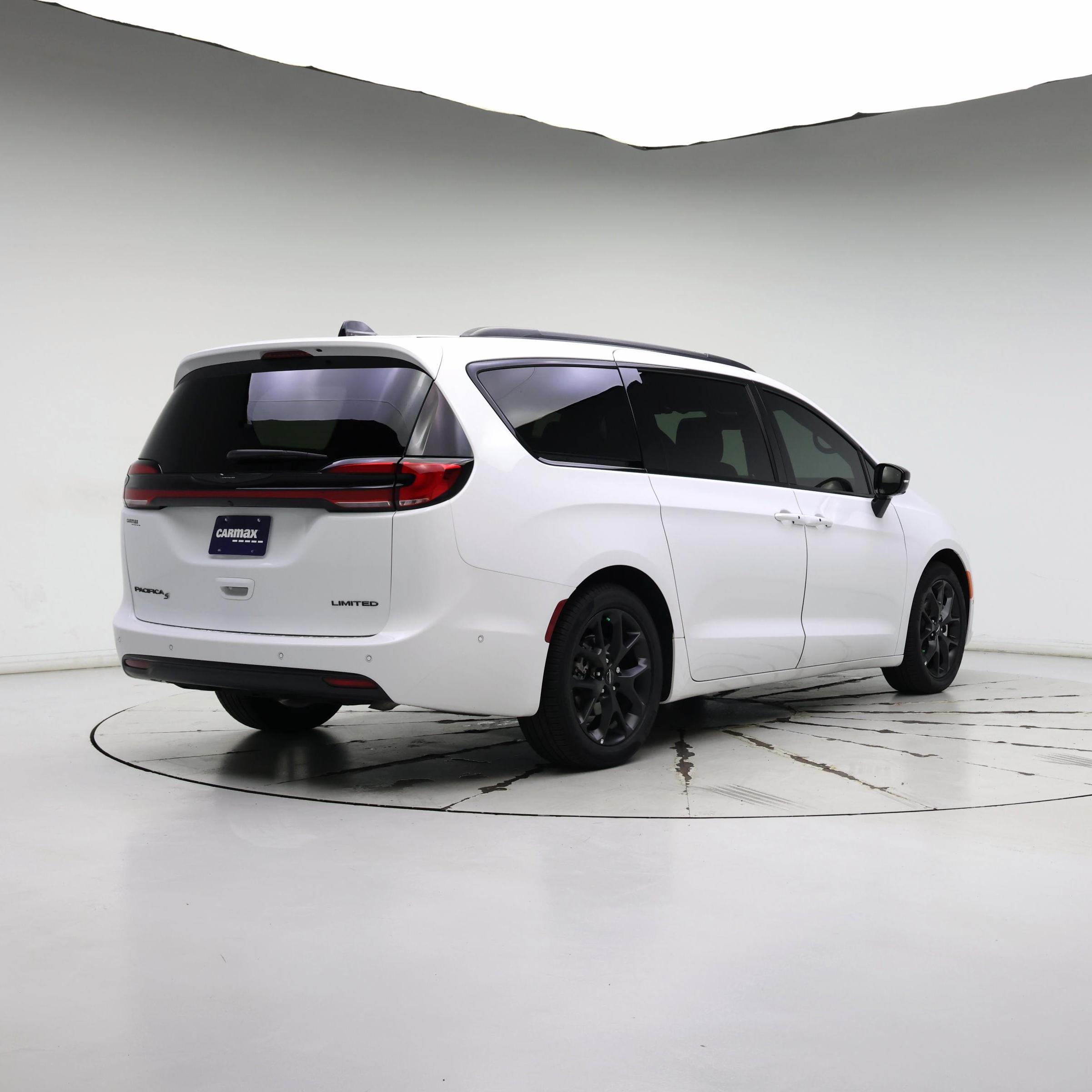 Thumbnail: 2024 Chrysler Pacifica - 8