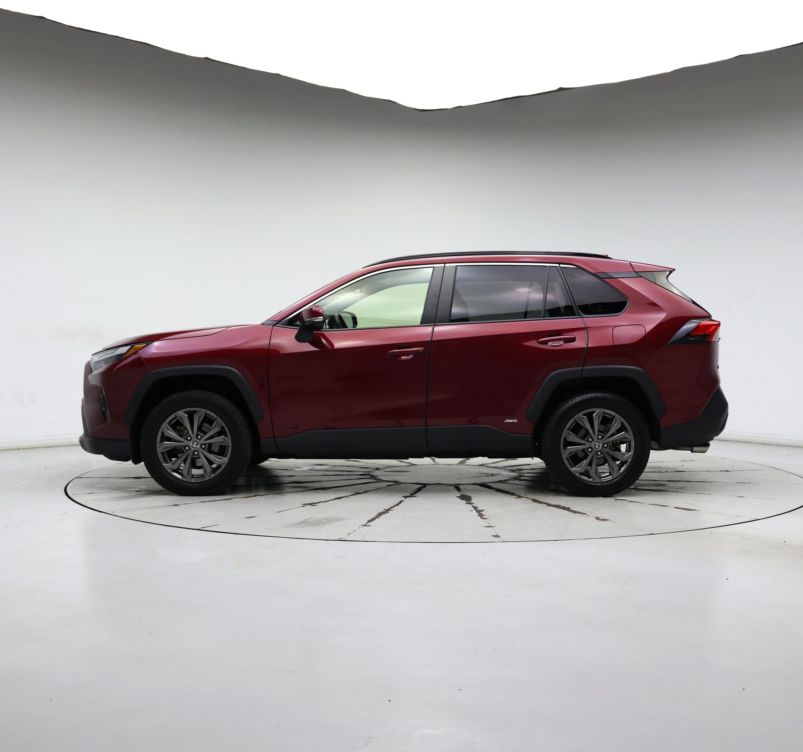 Thumbnail: 2022 Toyota RAV4 - 3