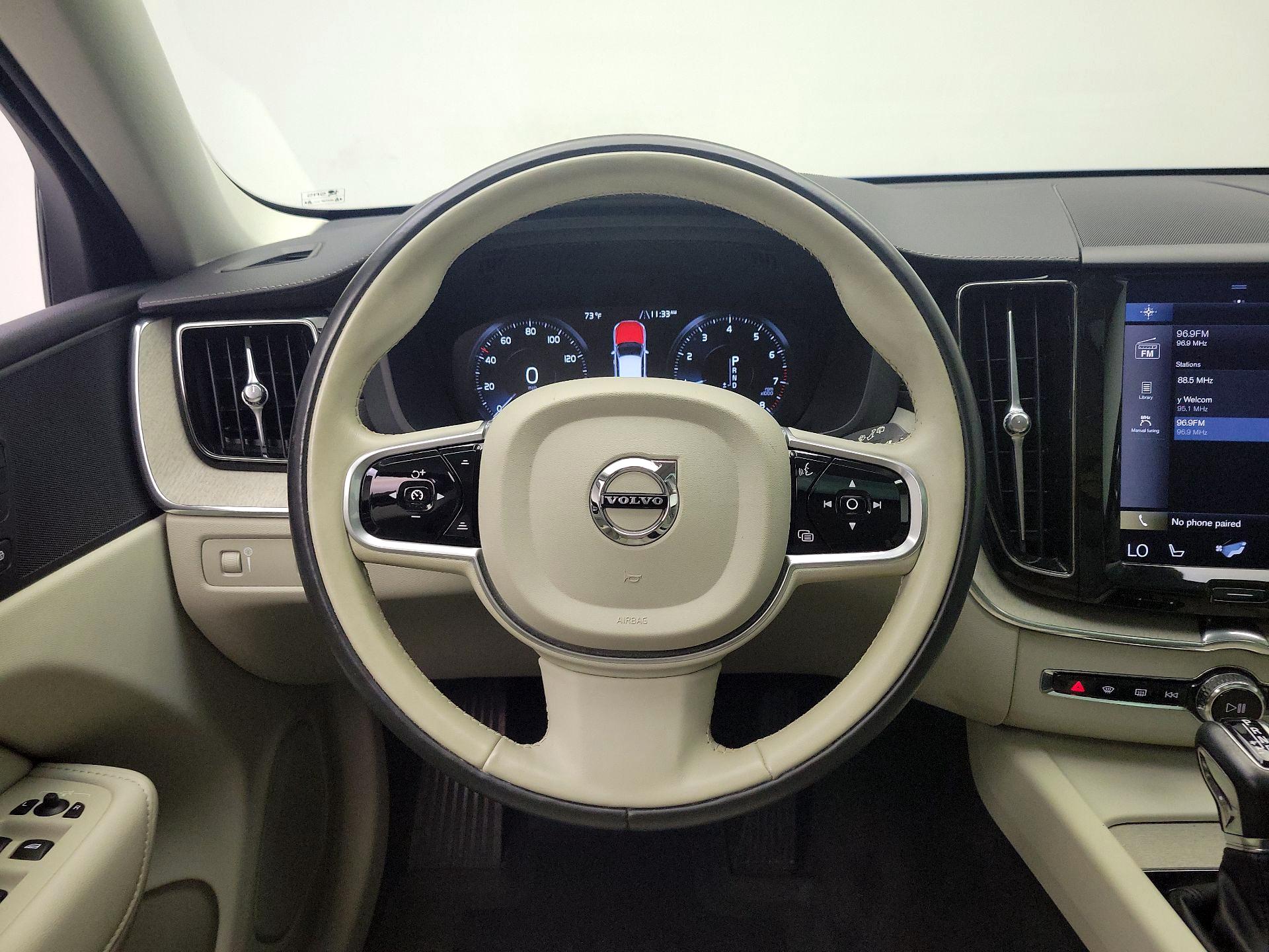 Thumbnail: 2018 Volvo XC60 - 10