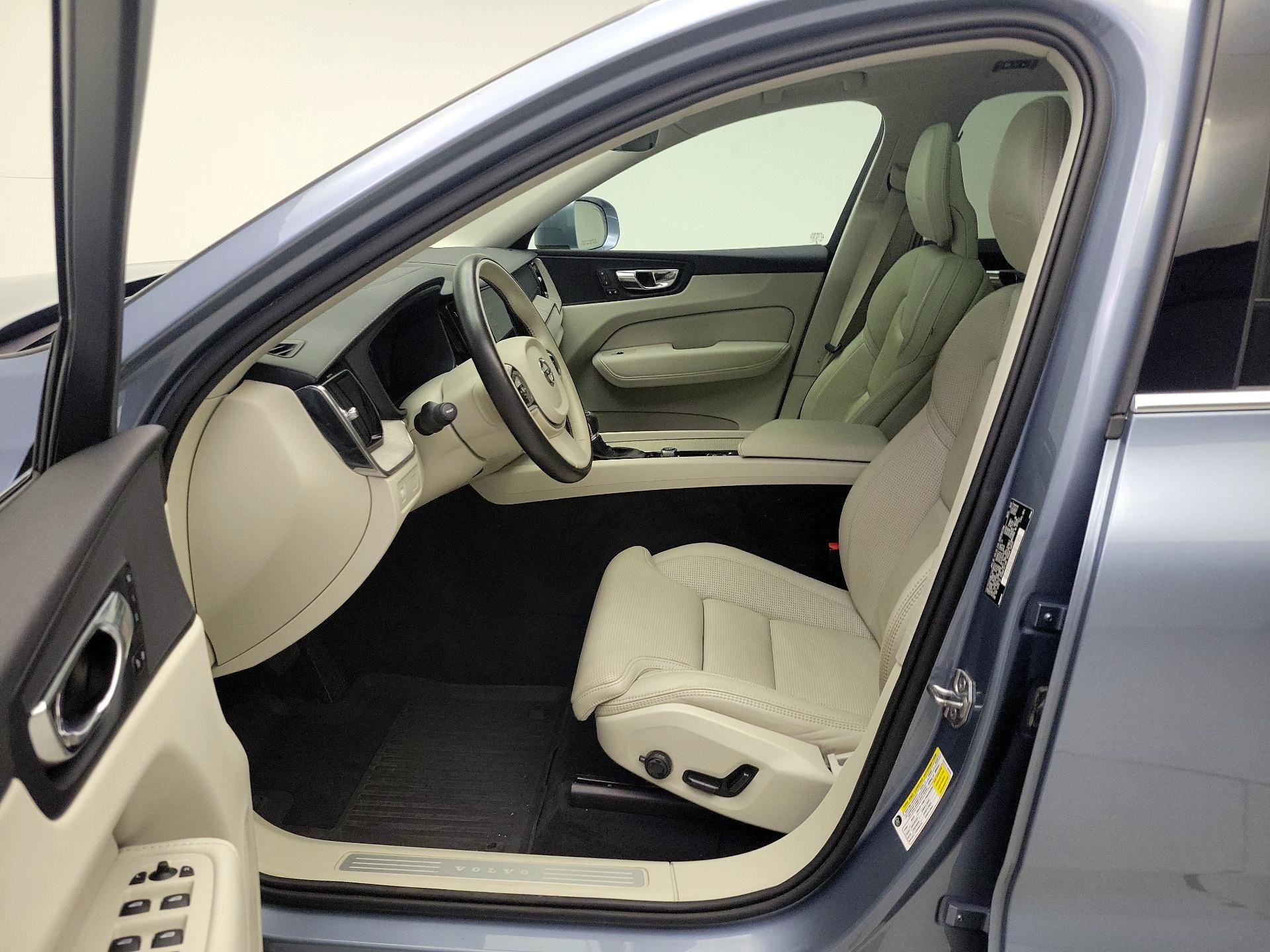 Thumbnail: 2018 Volvo XC60 - 11