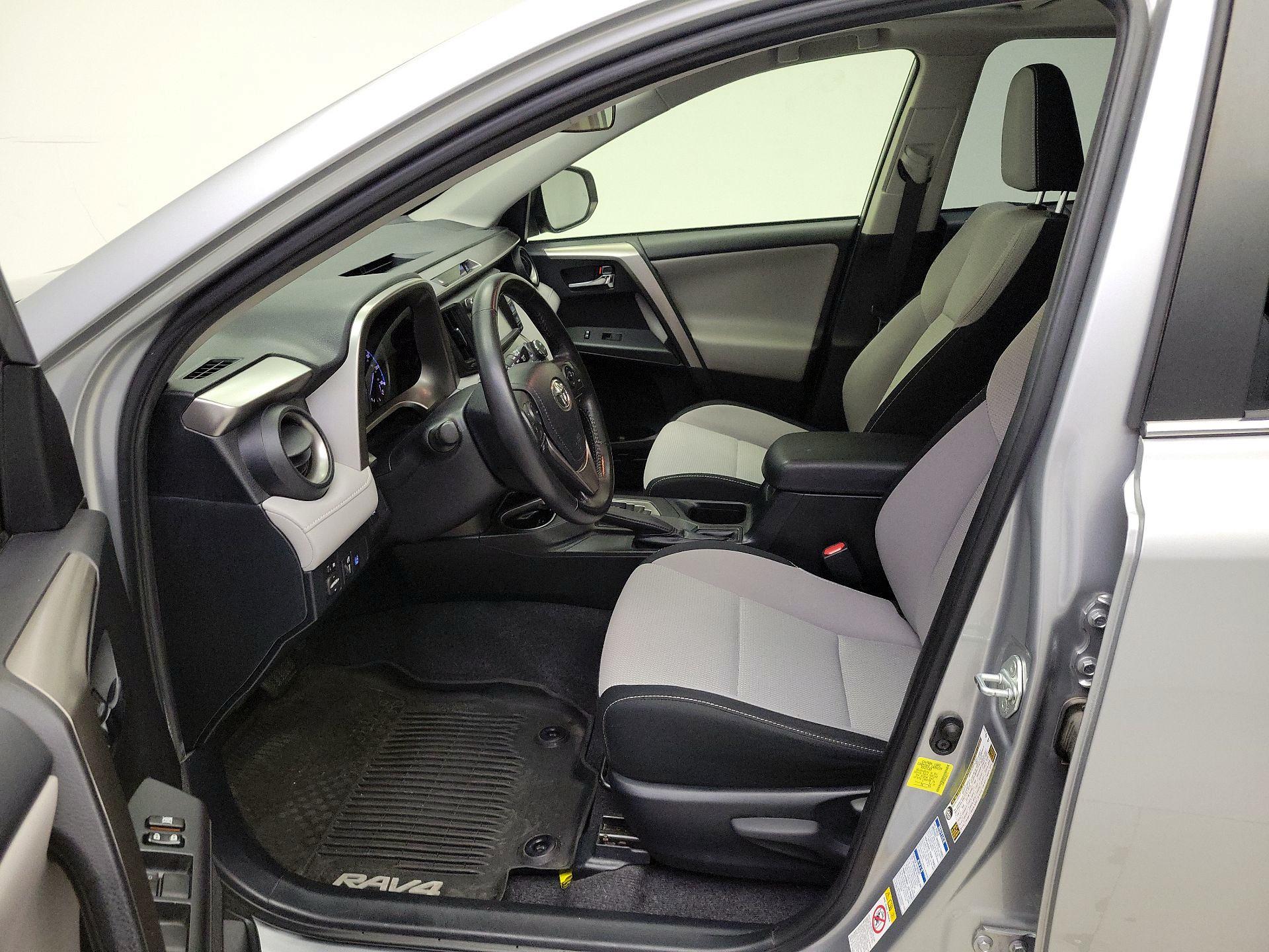 Thumbnail: 2018 Toyota RAV4 - 11