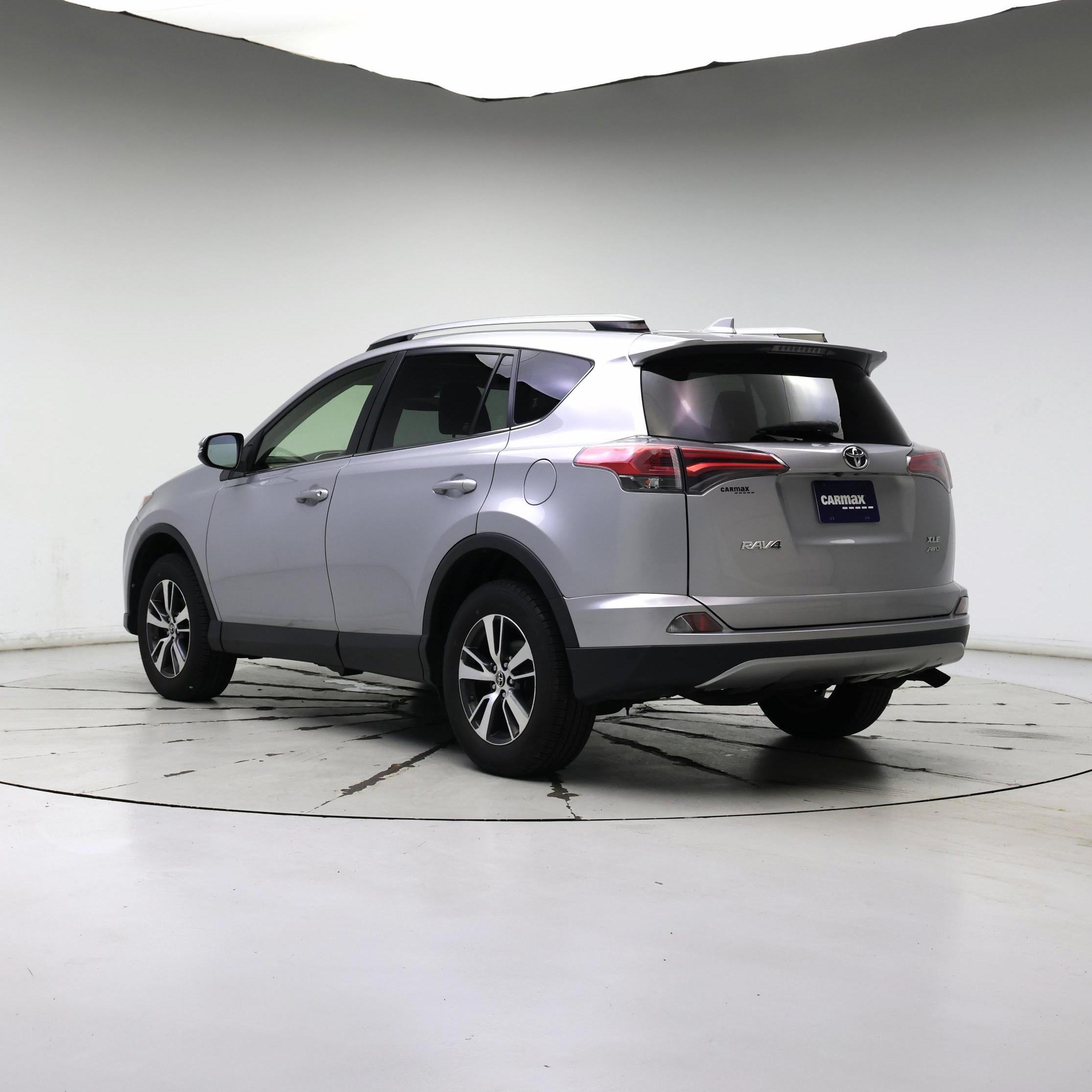 Thumbnail: 2018 Toyota RAV4 - 2