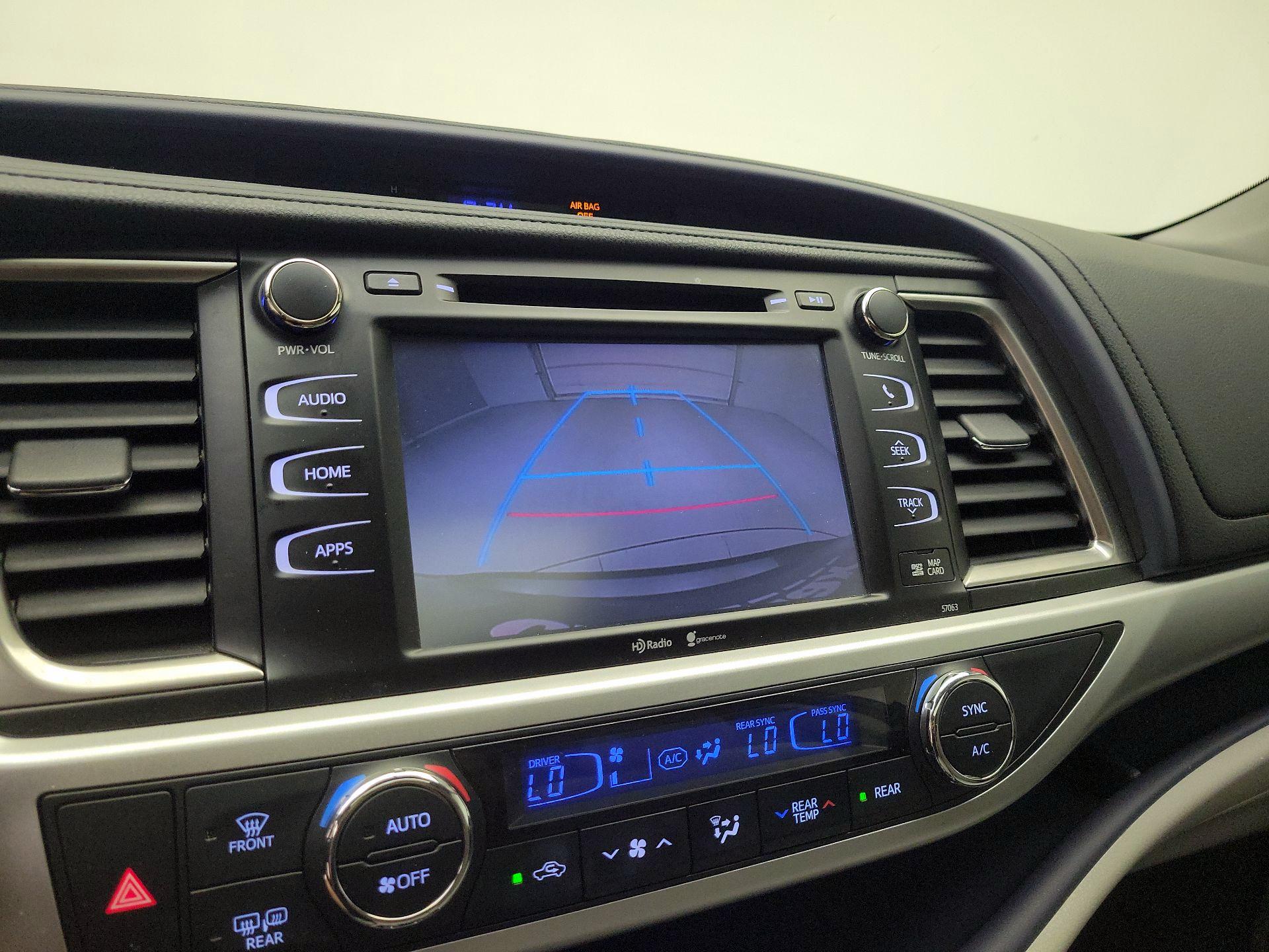 Thumbnail: 2014 Toyota Highlander - 14