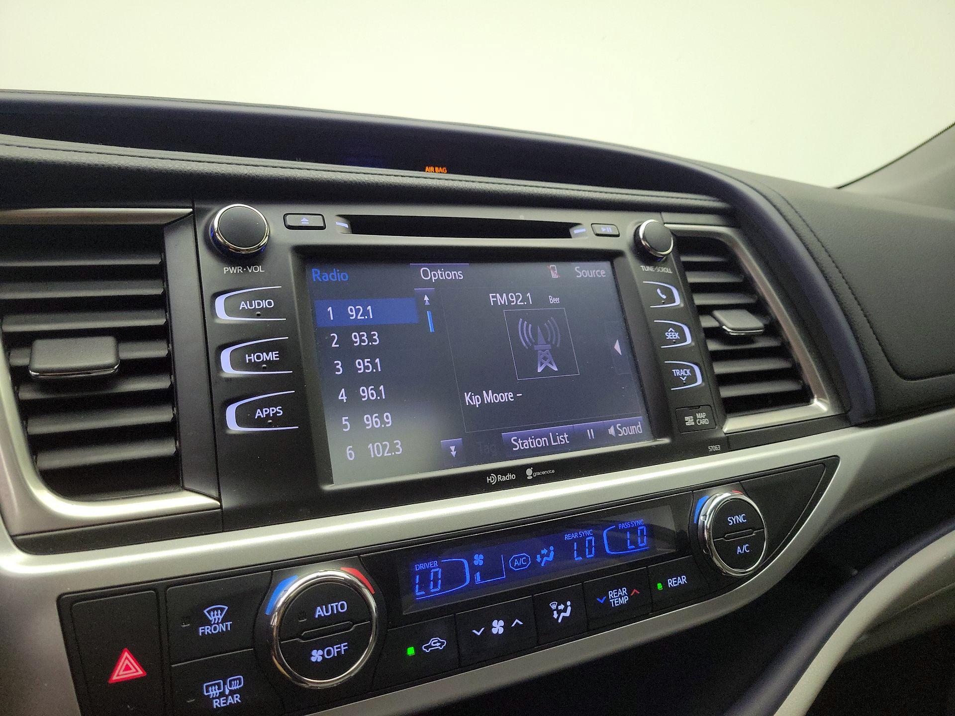 Thumbnail: 2014 Toyota Highlander - 15