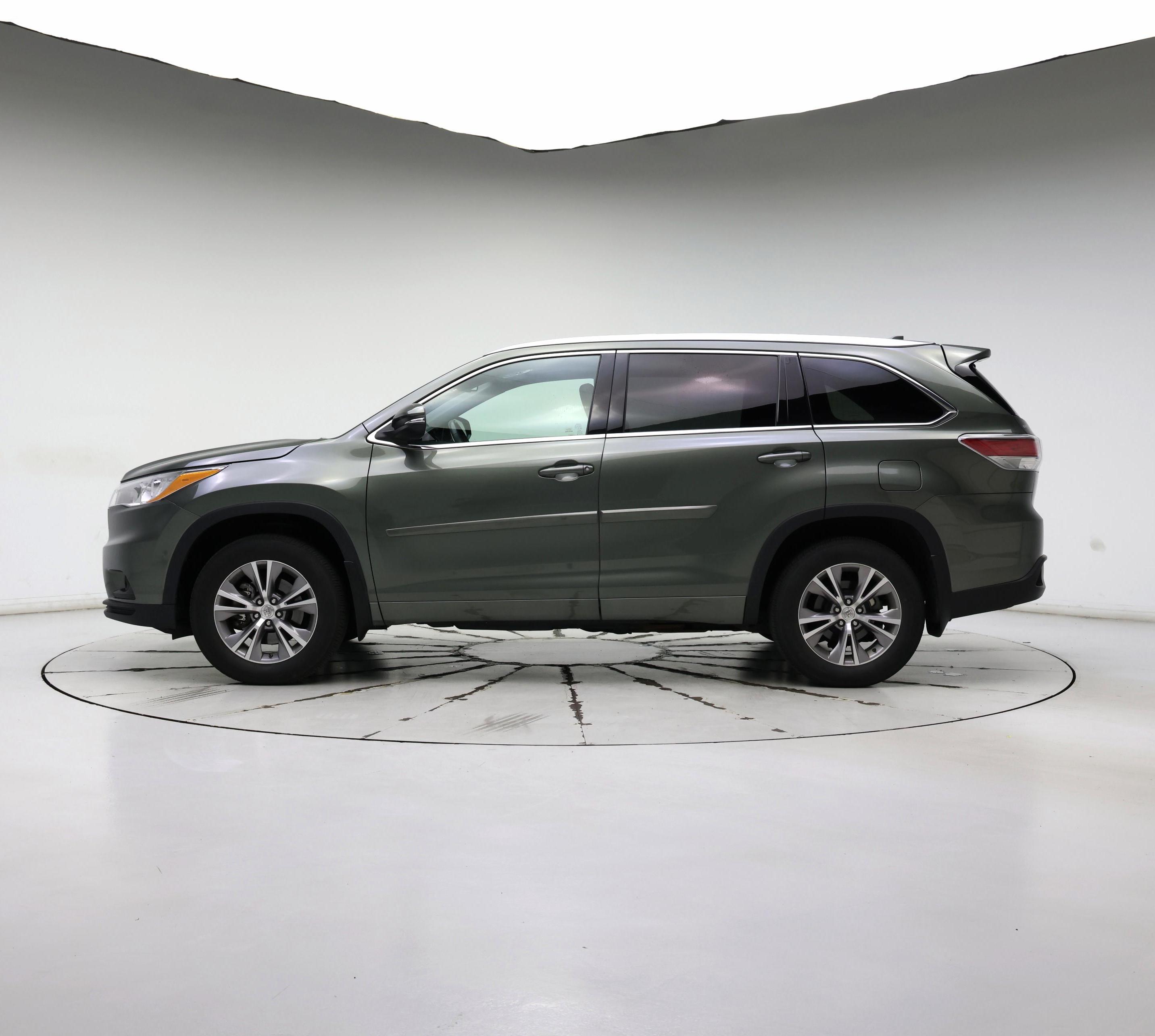 Thumbnail: 2014 Toyota Highlander - 3