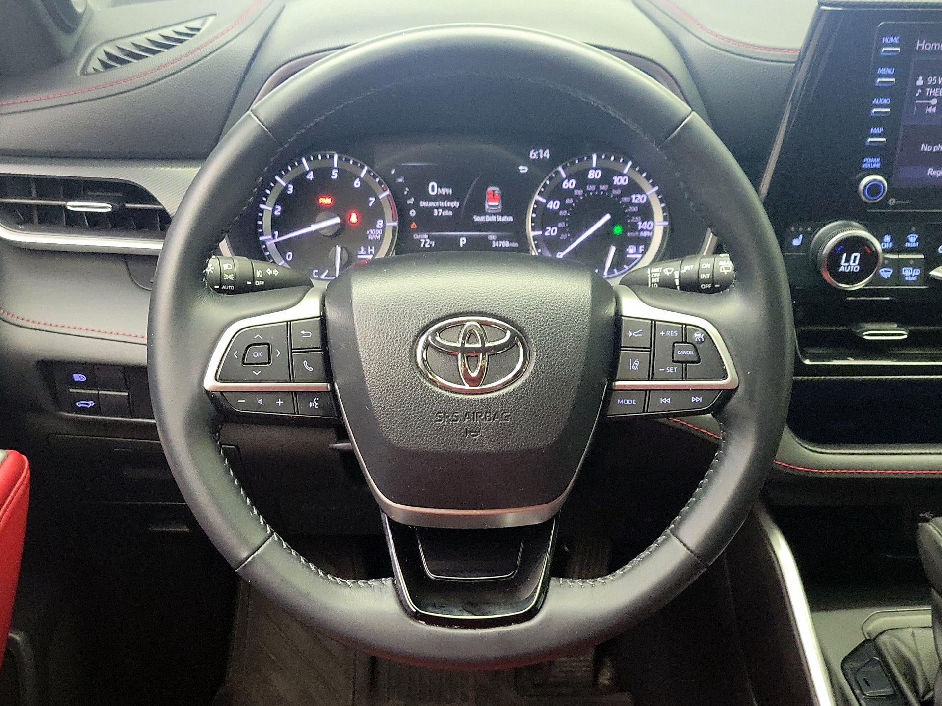 Thumbnail: 2022 Toyota Highlander - 10