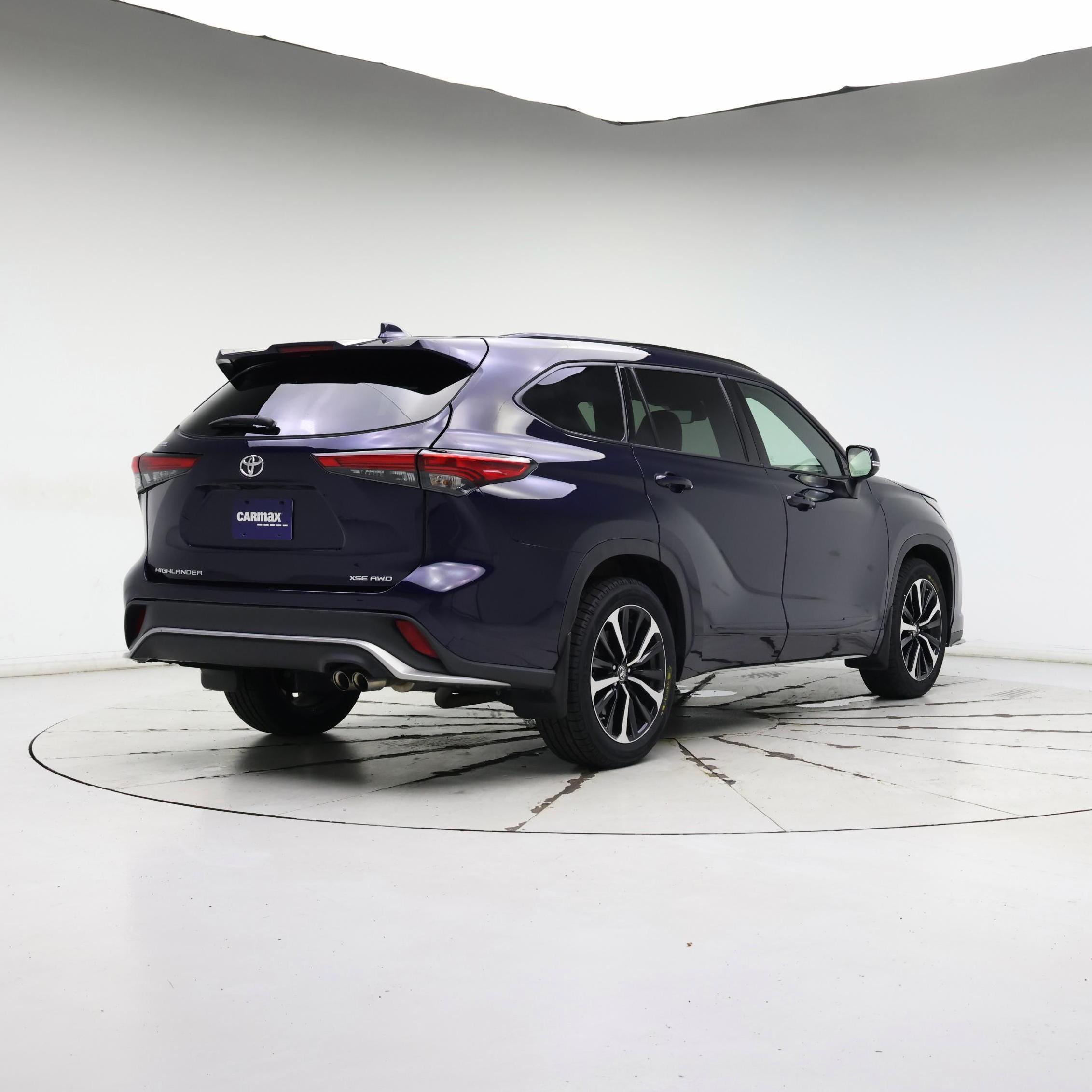 Thumbnail: 2022 Toyota Highlander - 8