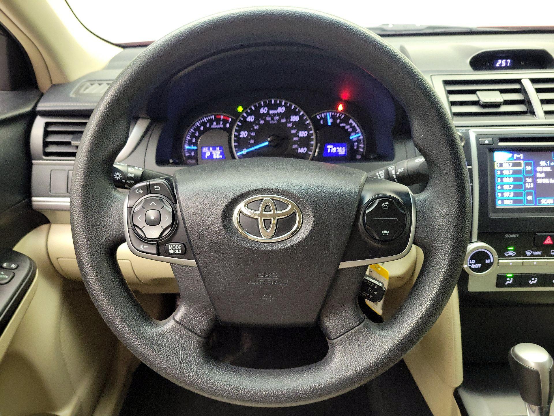 Thumbnail: 2014 Toyota Camry - 10