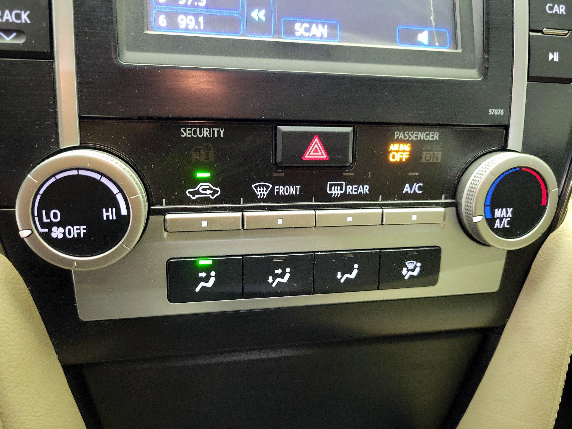 Thumbnail: 2014 Toyota Camry - 14