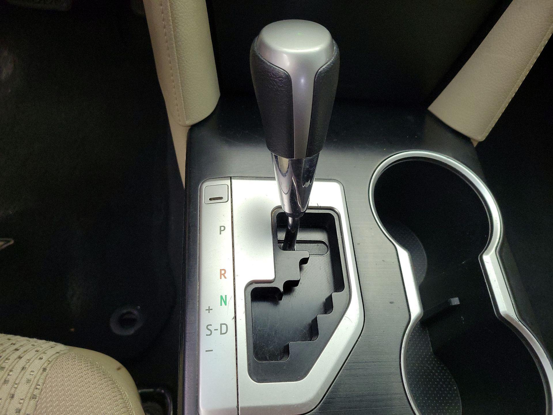 Thumbnail: 2014 Toyota Camry - 15