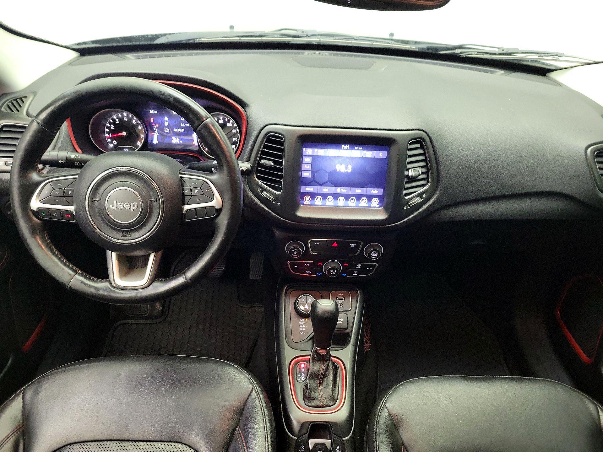 Thumbnail: 2018 Jeep Compass - 9