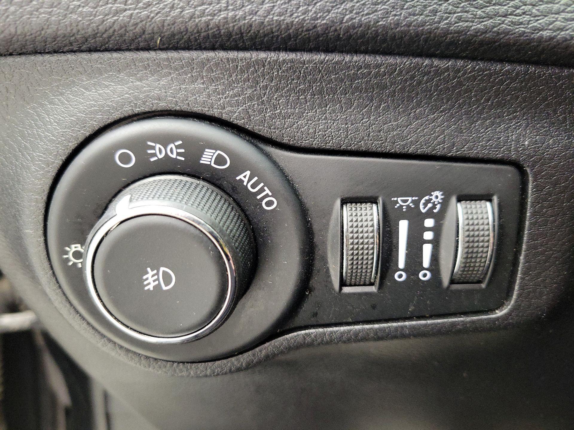Thumbnail: 2018 Jeep Compass - 13