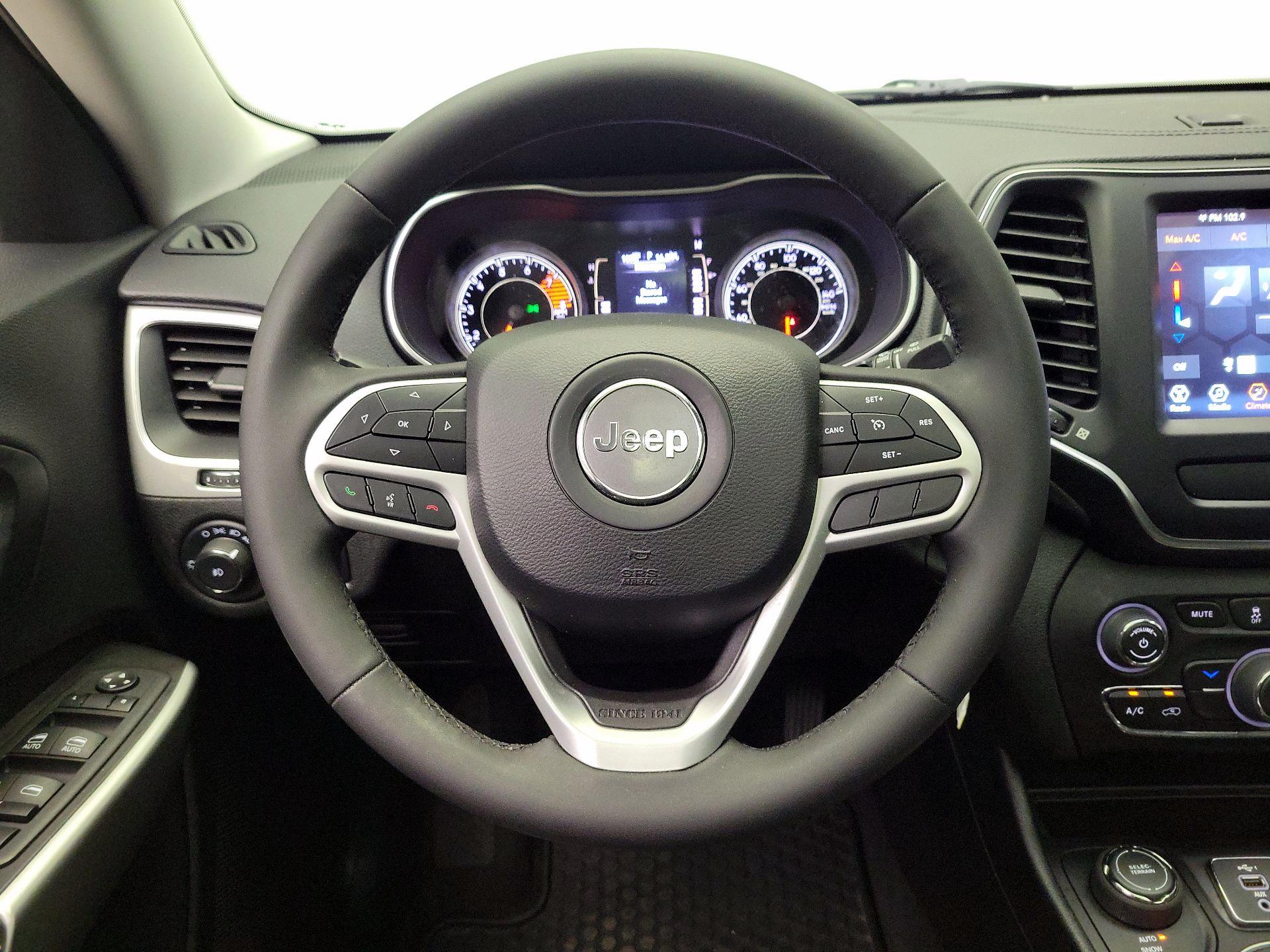 Thumbnail: 2022 Jeep Cherokee - 10