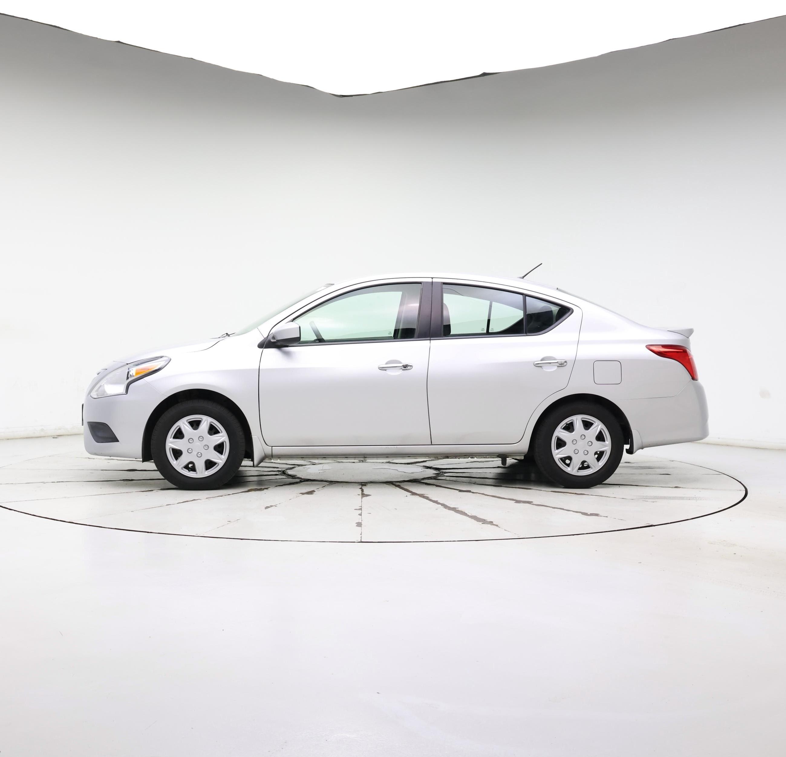 Thumbnail: 2015 Nissan Versa - 3
