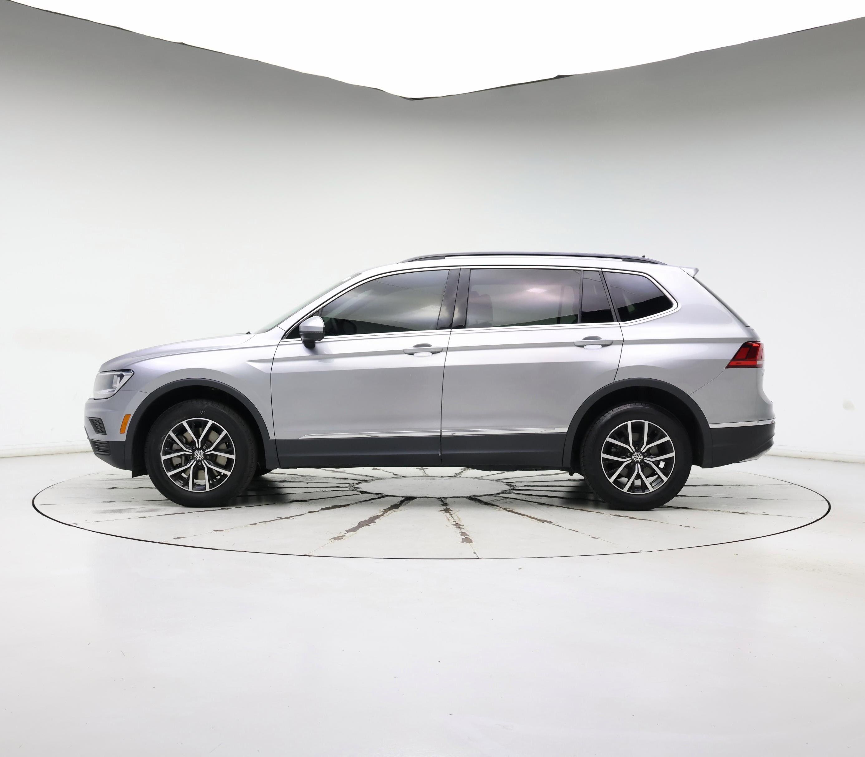 Thumbnail: 2021 Volkswagen Tiguan - 3