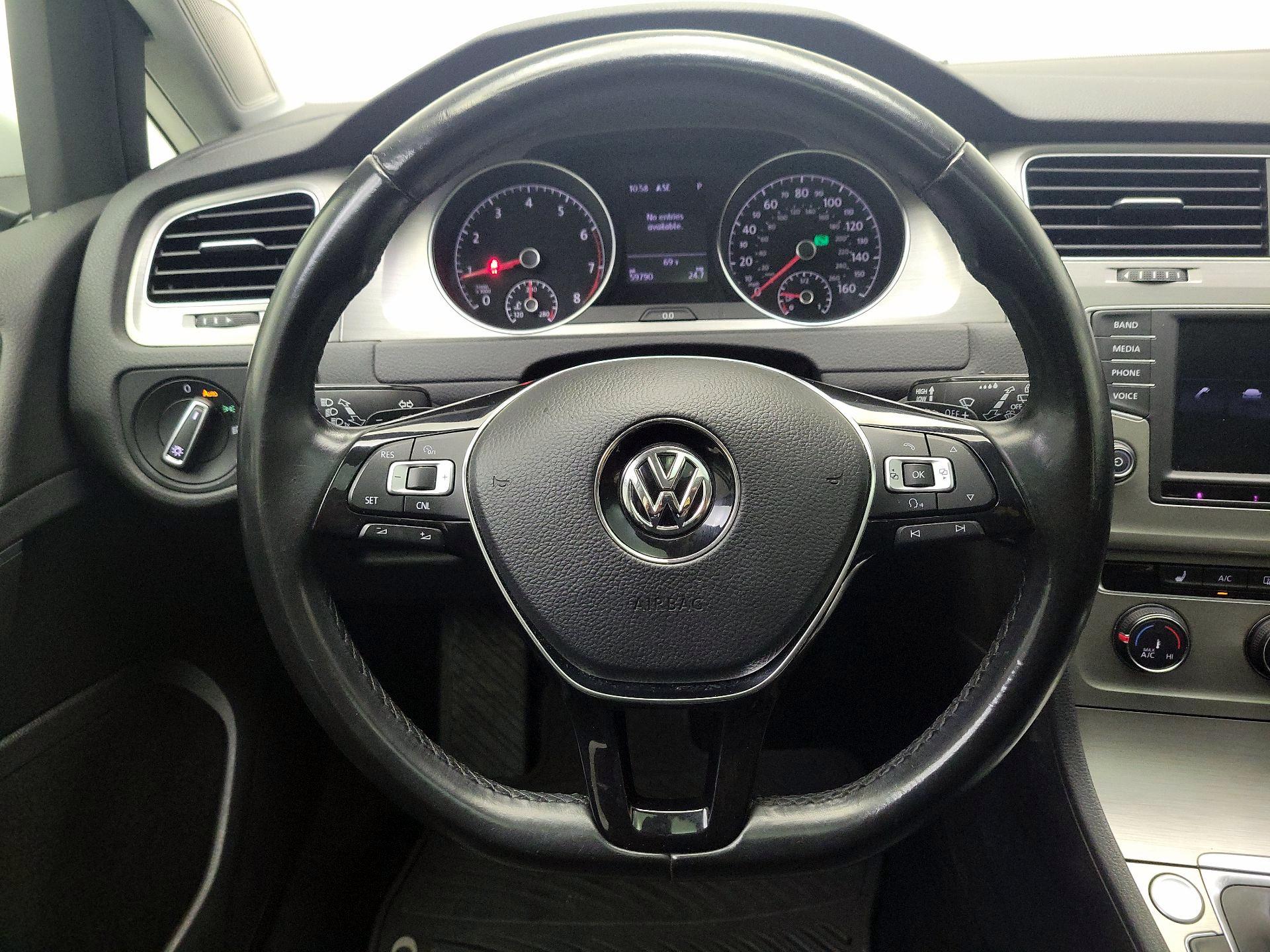 Thumbnail: 2017 Volkswagen Golf - 10