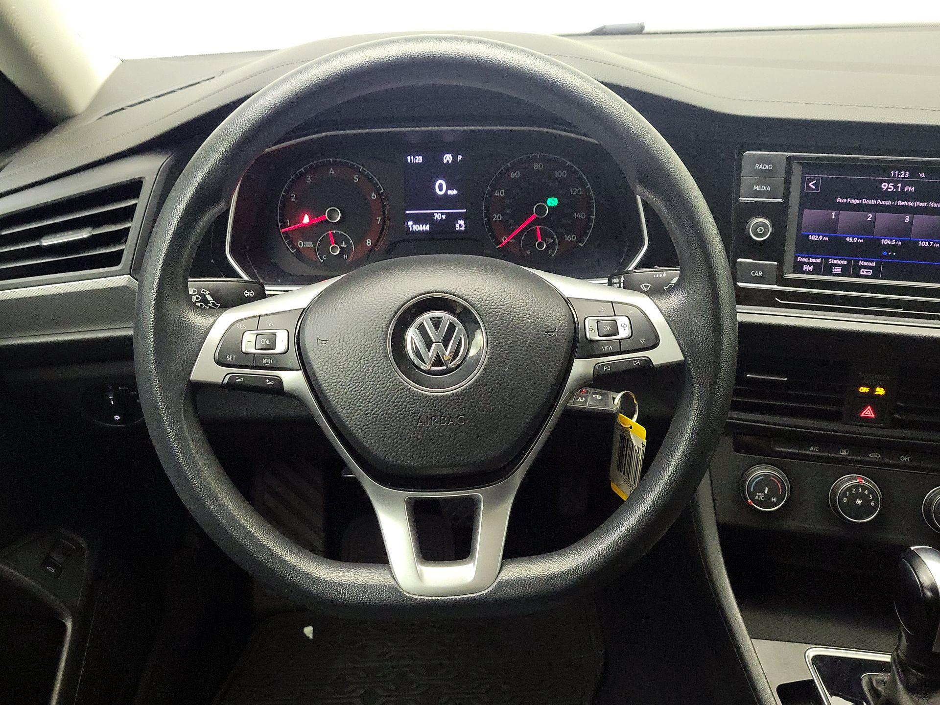 Thumbnail: 2019 Volkswagen Jetta - 10