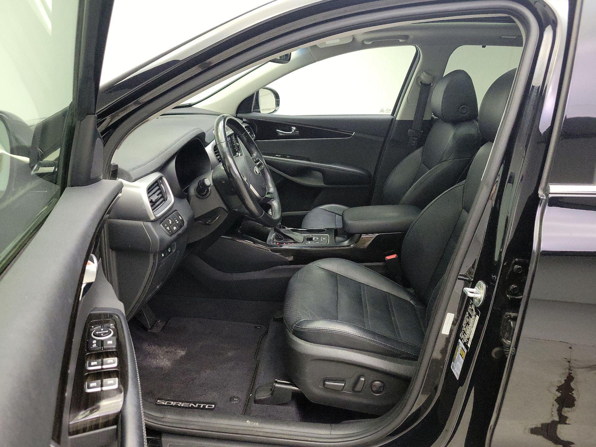 Thumbnail: 2019 Kia Sorento - 11