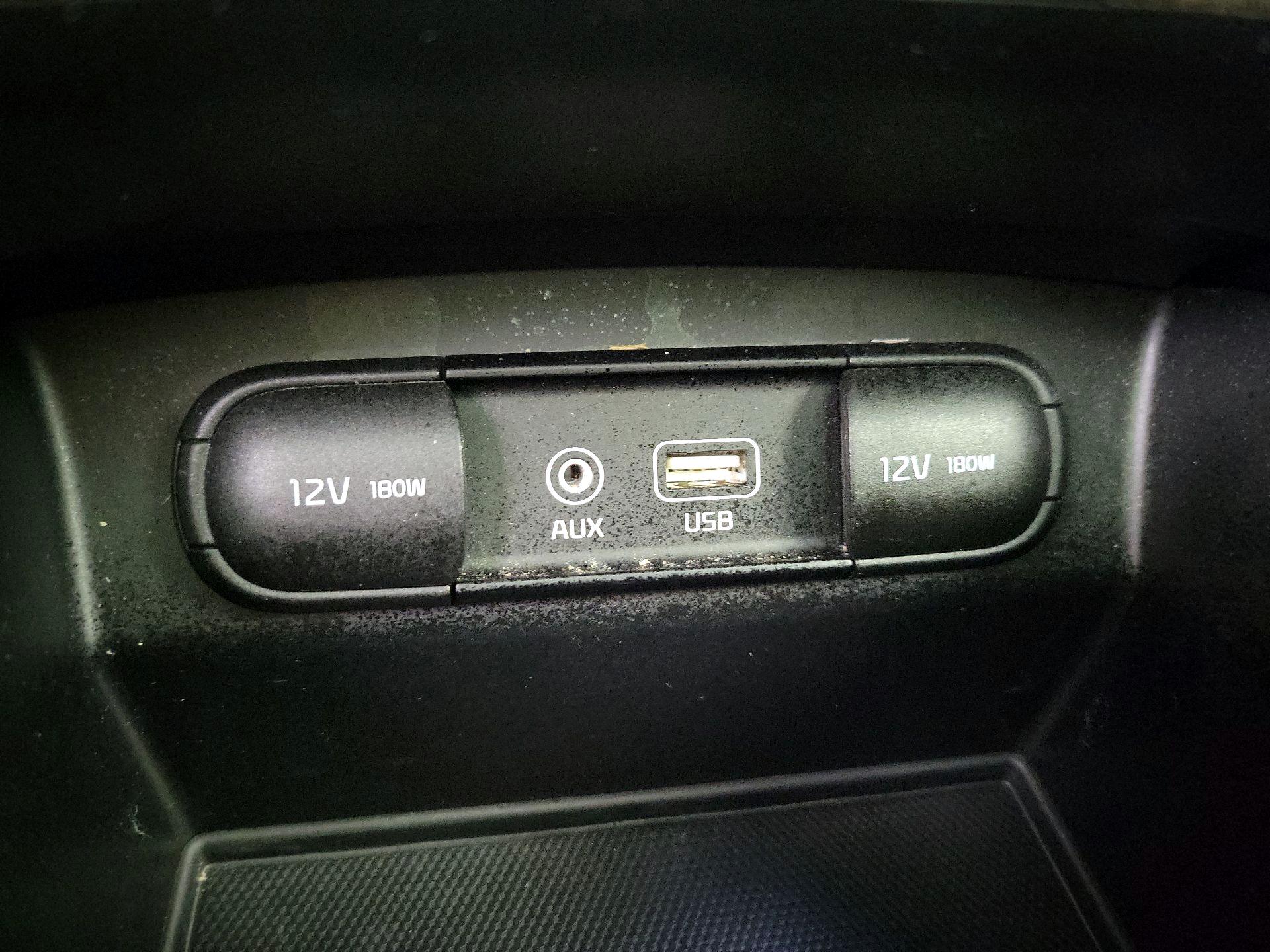 Thumbnail: 2019 Kia Sorento - 19