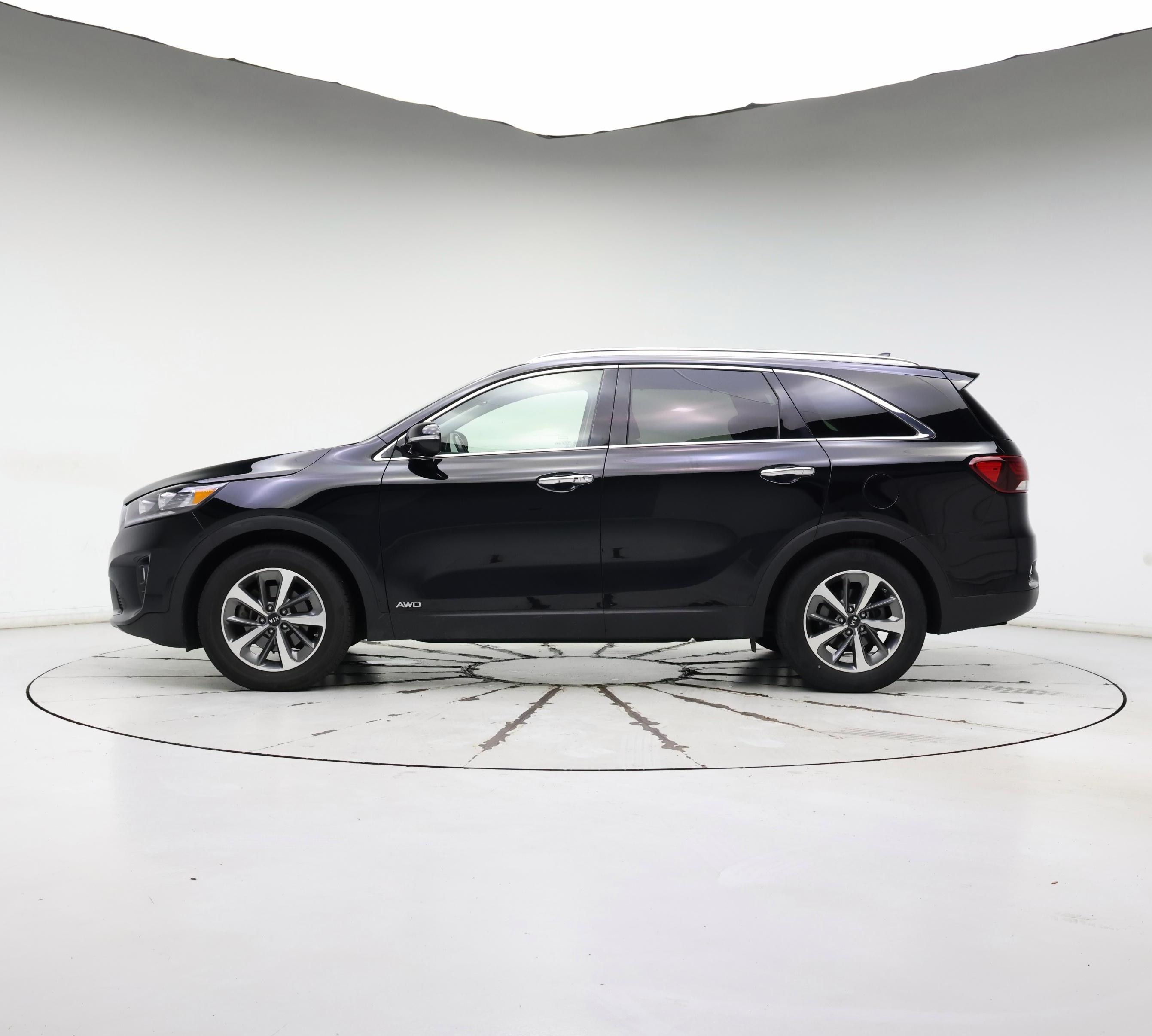 Thumbnail: 2019 Kia Sorento - 3