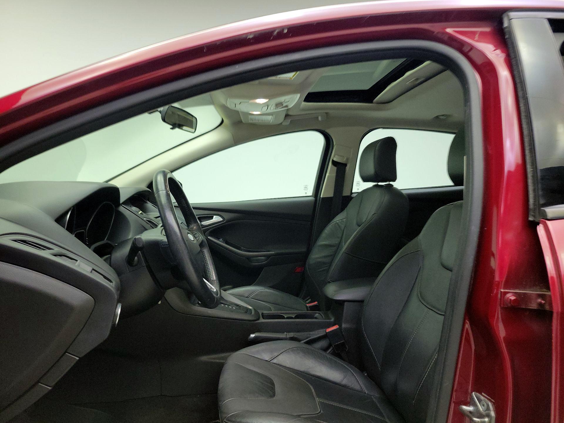 Thumbnail: 2016 Ford Focus - 19