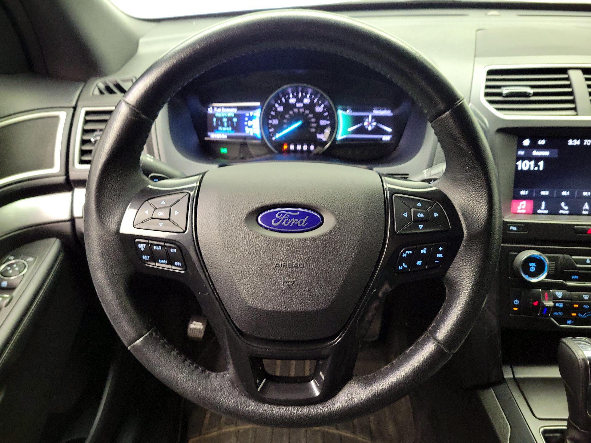 Thumbnail: 2017 Ford Explorer - 10