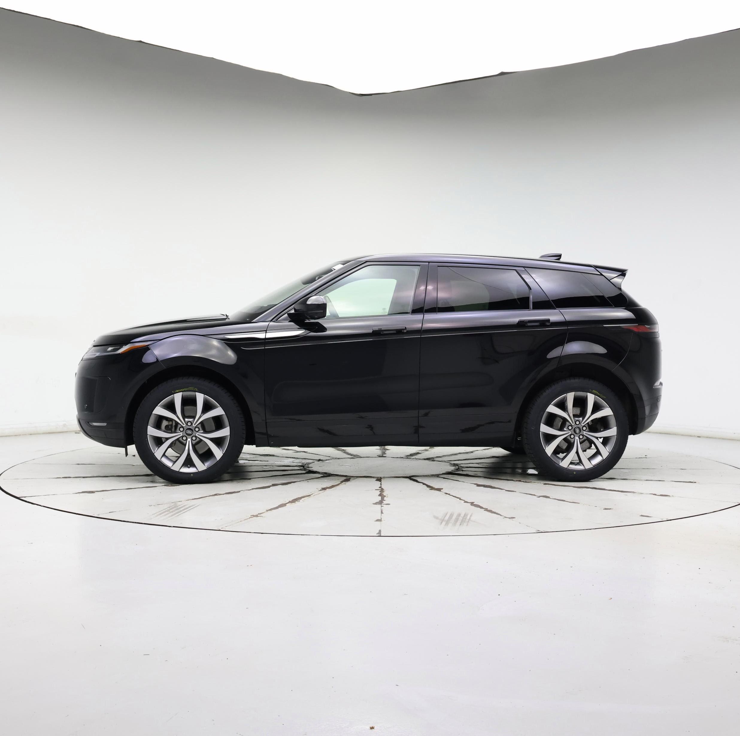 Thumbnail: 2021 Land Rover Range Rover Evoque - 3