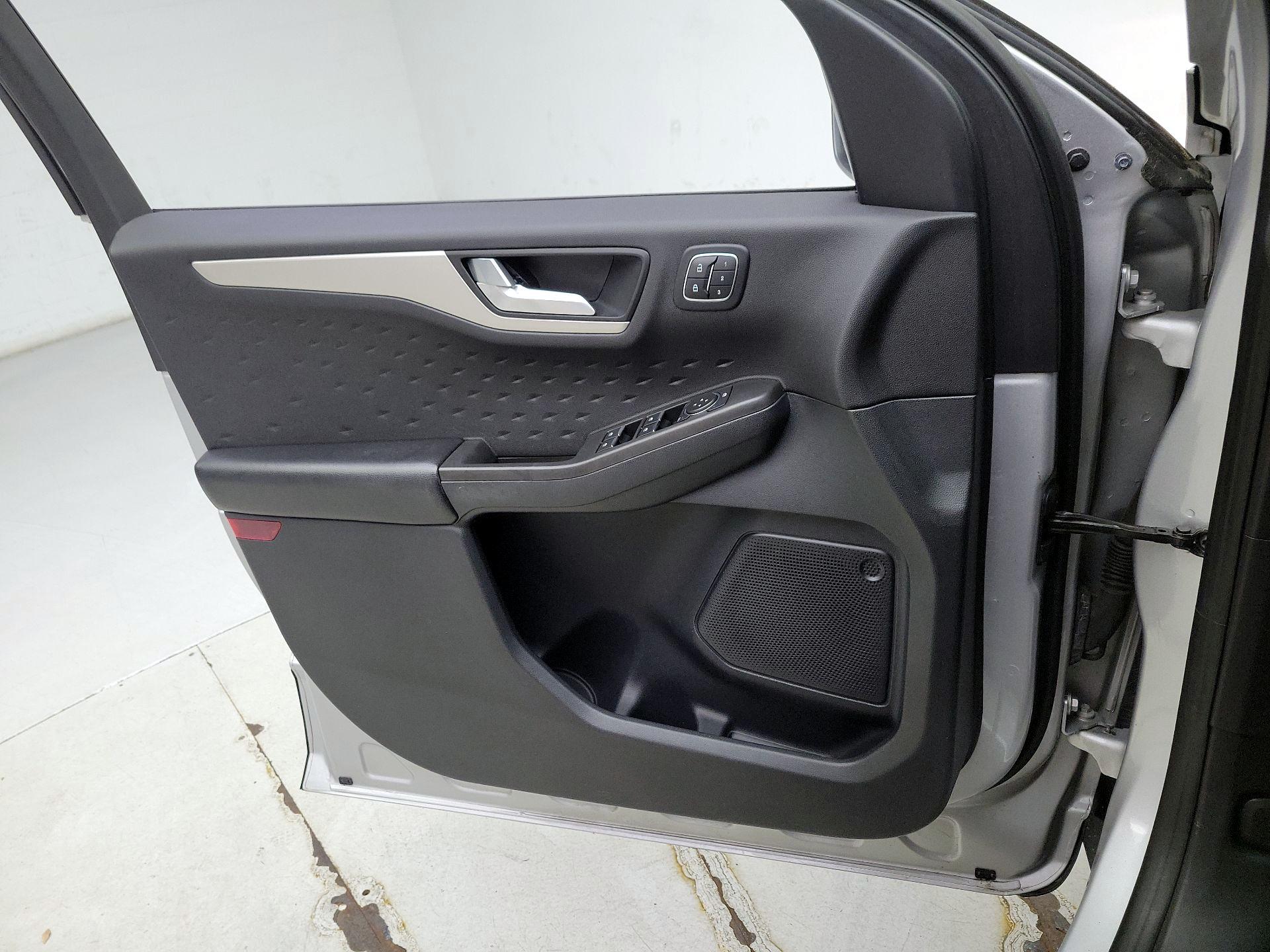 Thumbnail: 2020 Ford Escape - 12