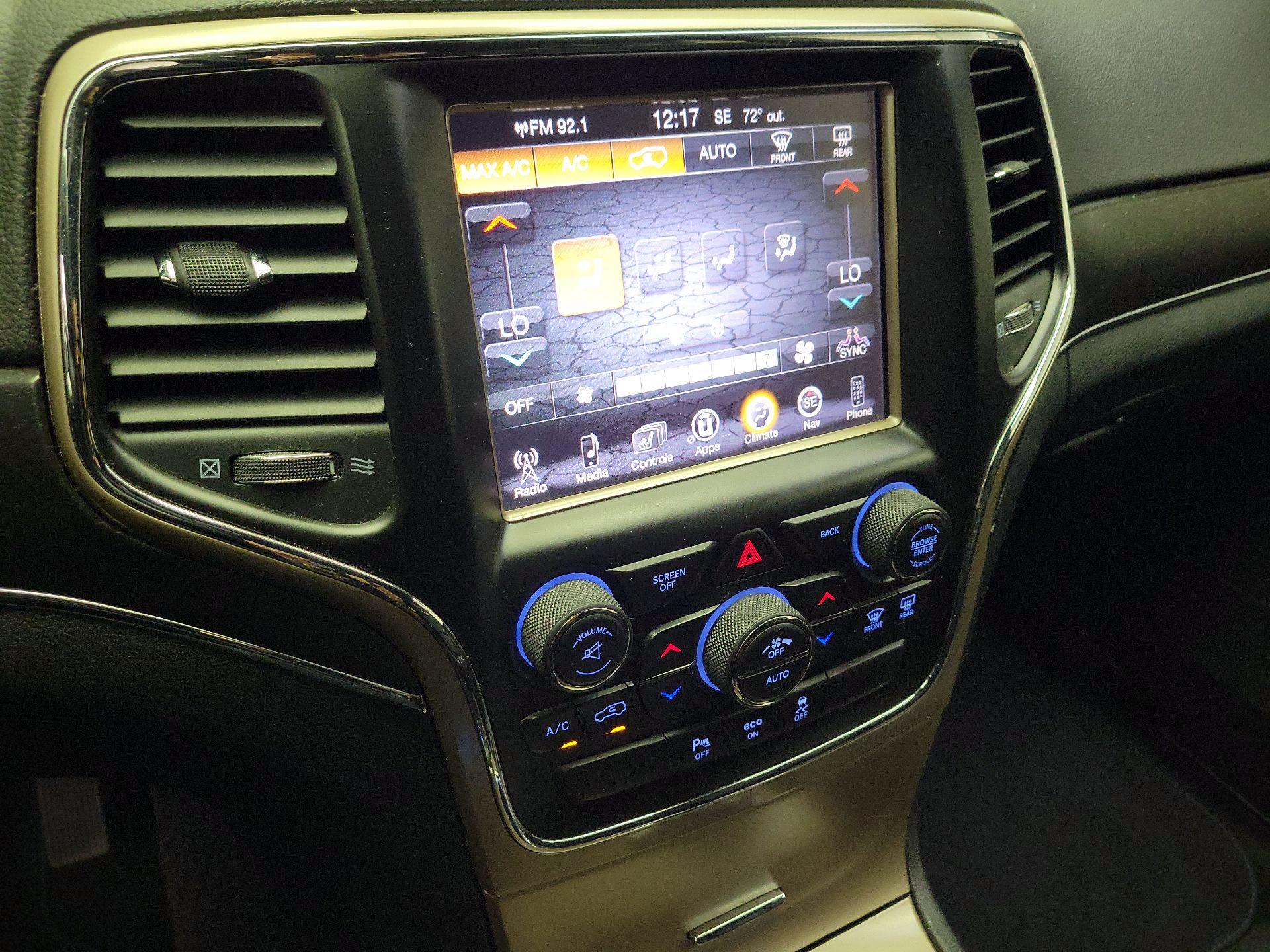 Thumbnail: 2015 Jeep Grand Cherokee - 17