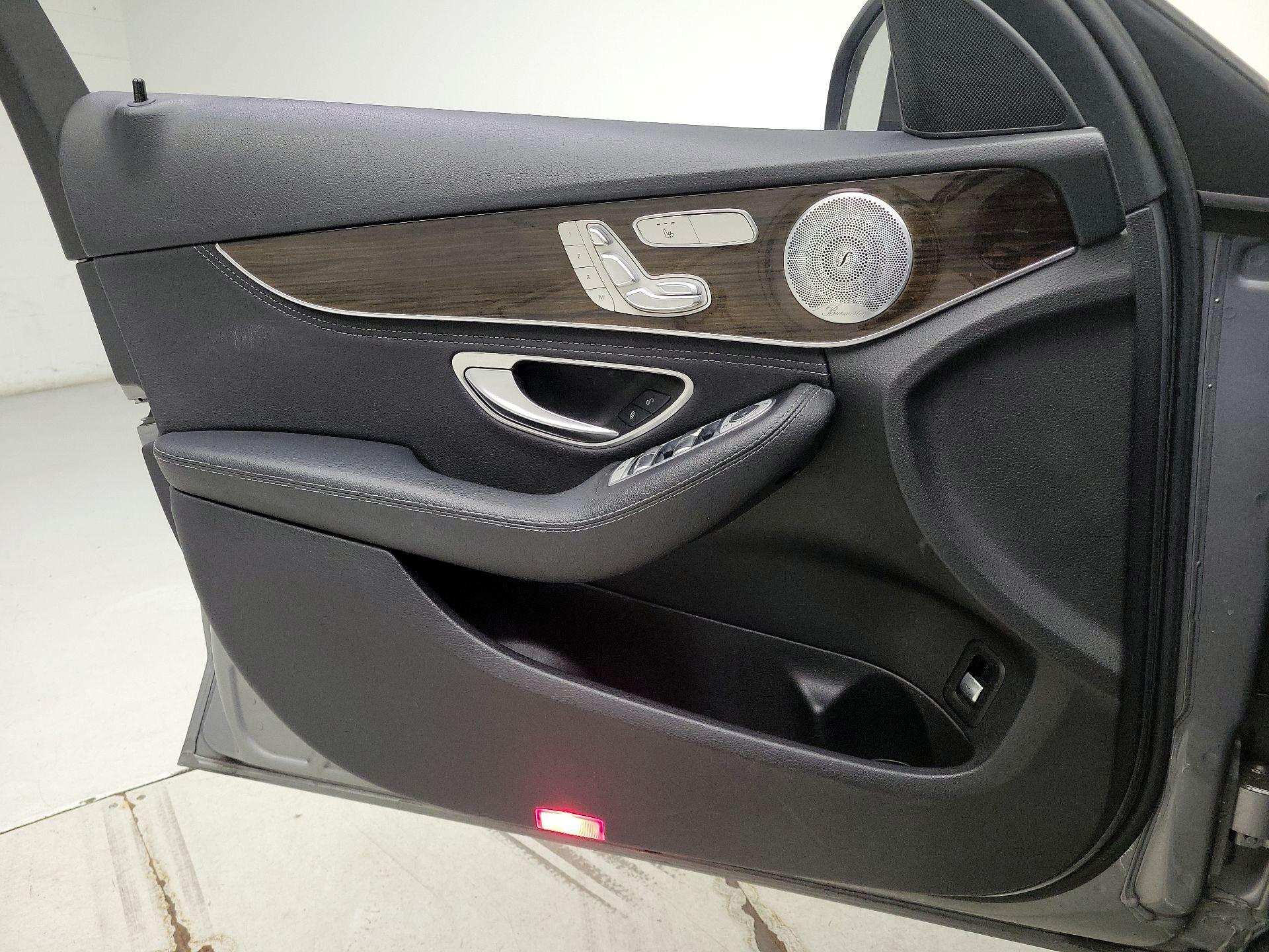 Thumbnail: 2015 Mercedes-Benz C-Class - 12