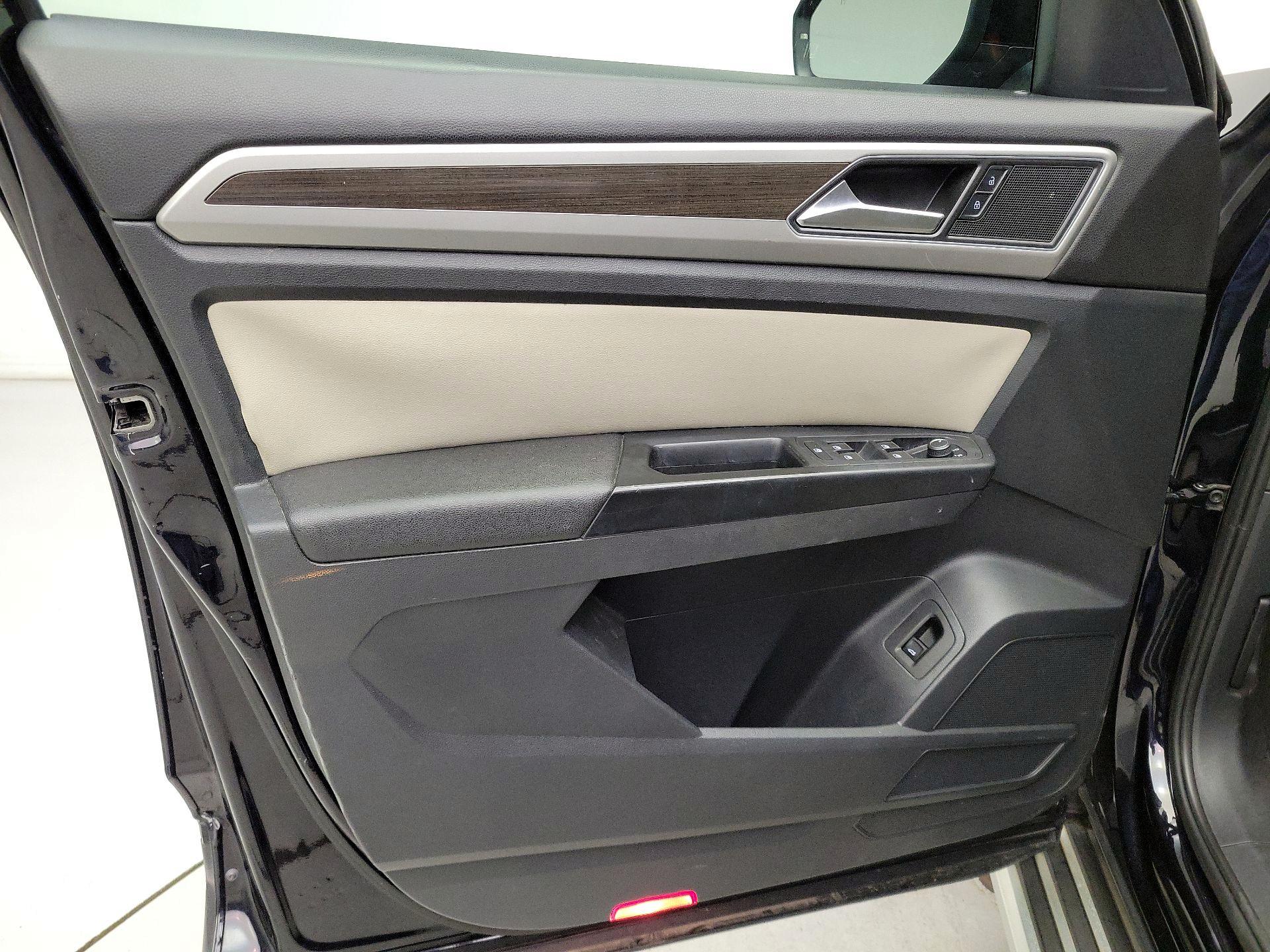 Thumbnail: 2018 Volkswagen Atlas - 12