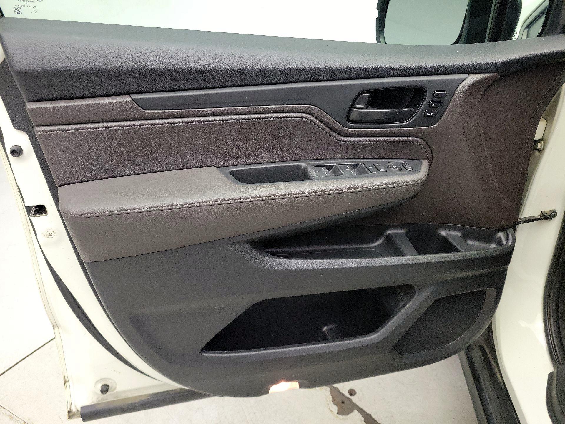 Thumbnail: 2019 Honda Odyssey - 12