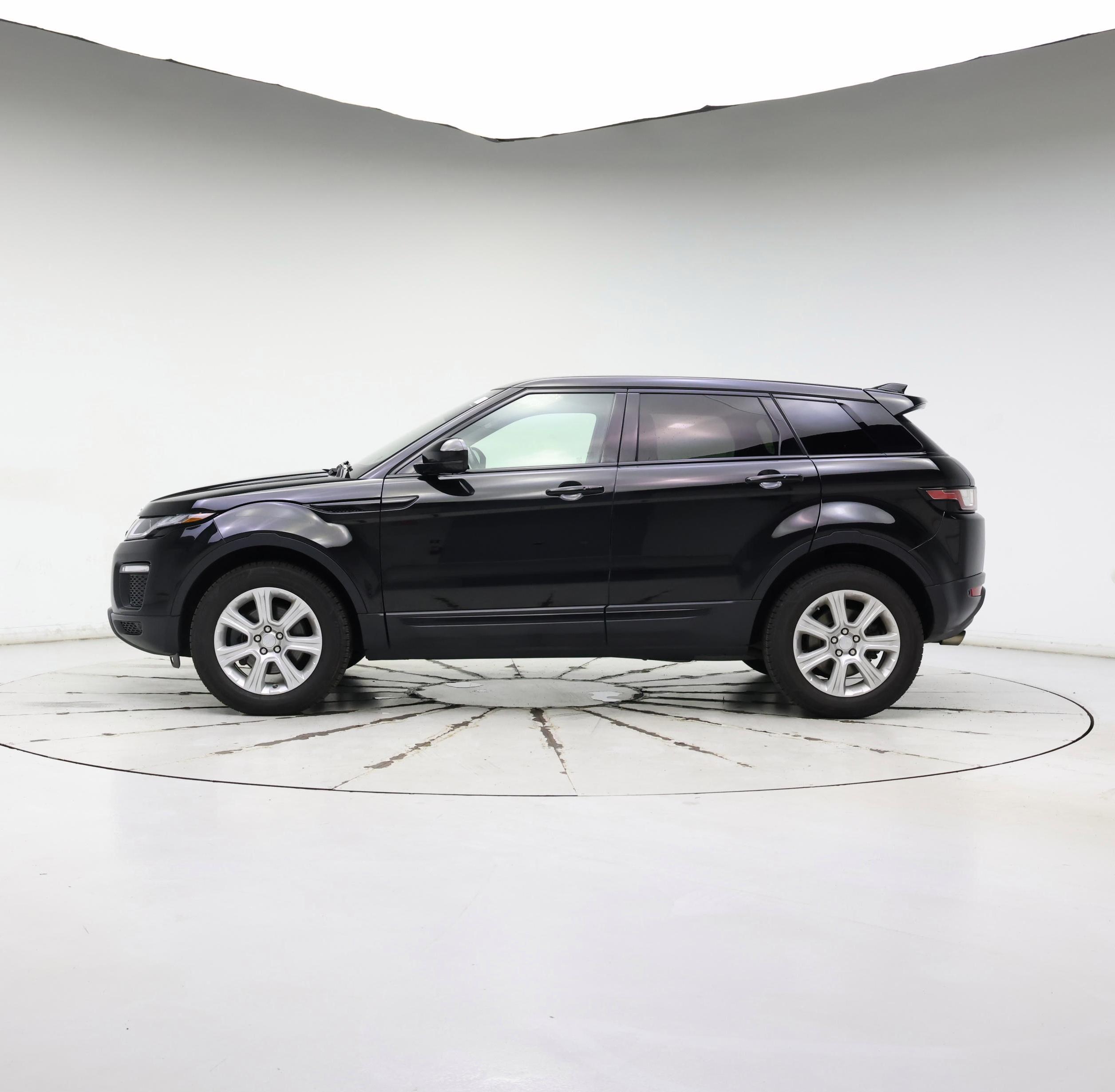 Thumbnail: 2018 Land Rover Range Rover Evoque - 3