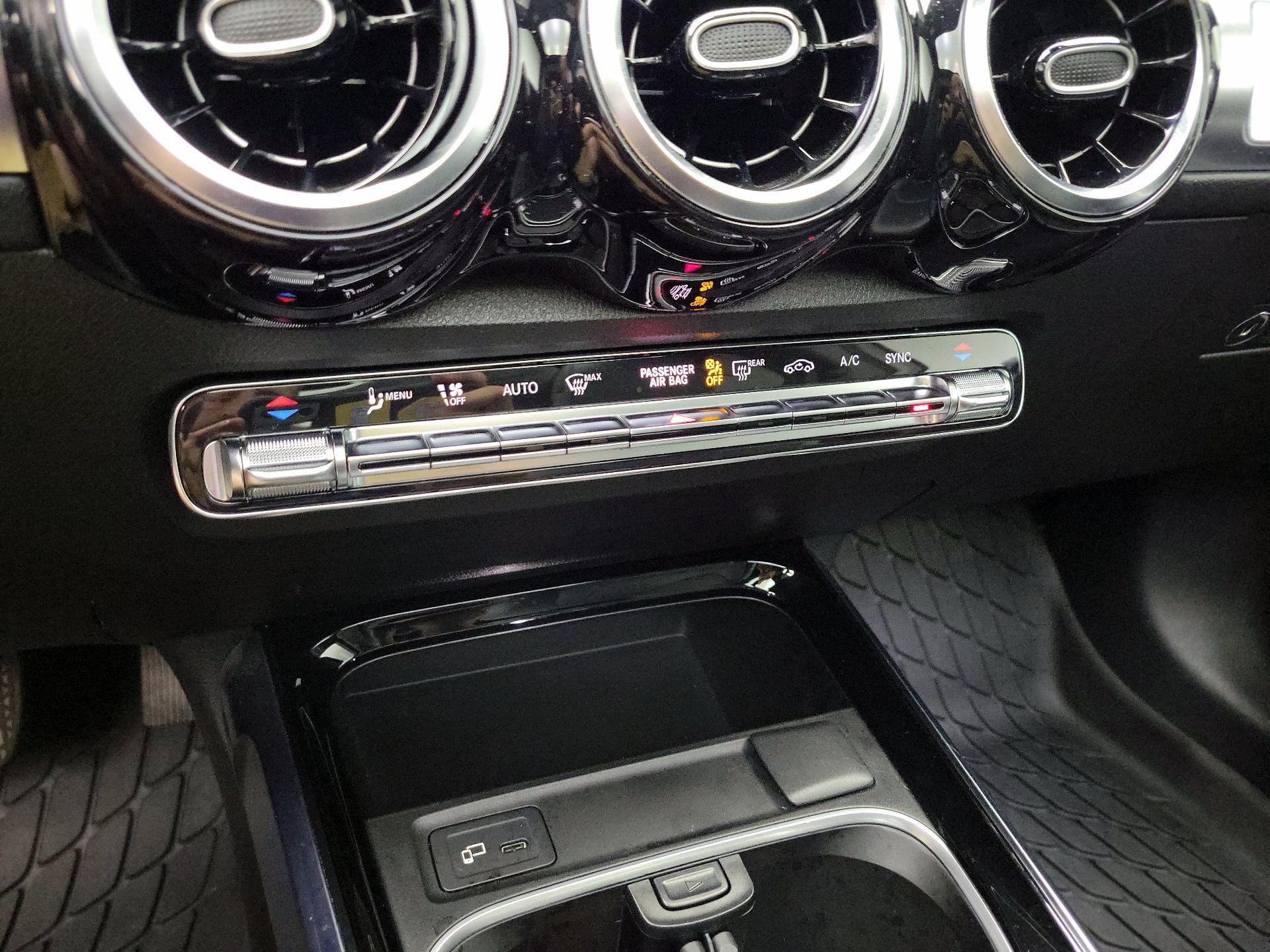 Thumbnail: 2020 Mercedes-Benz GLB - 17