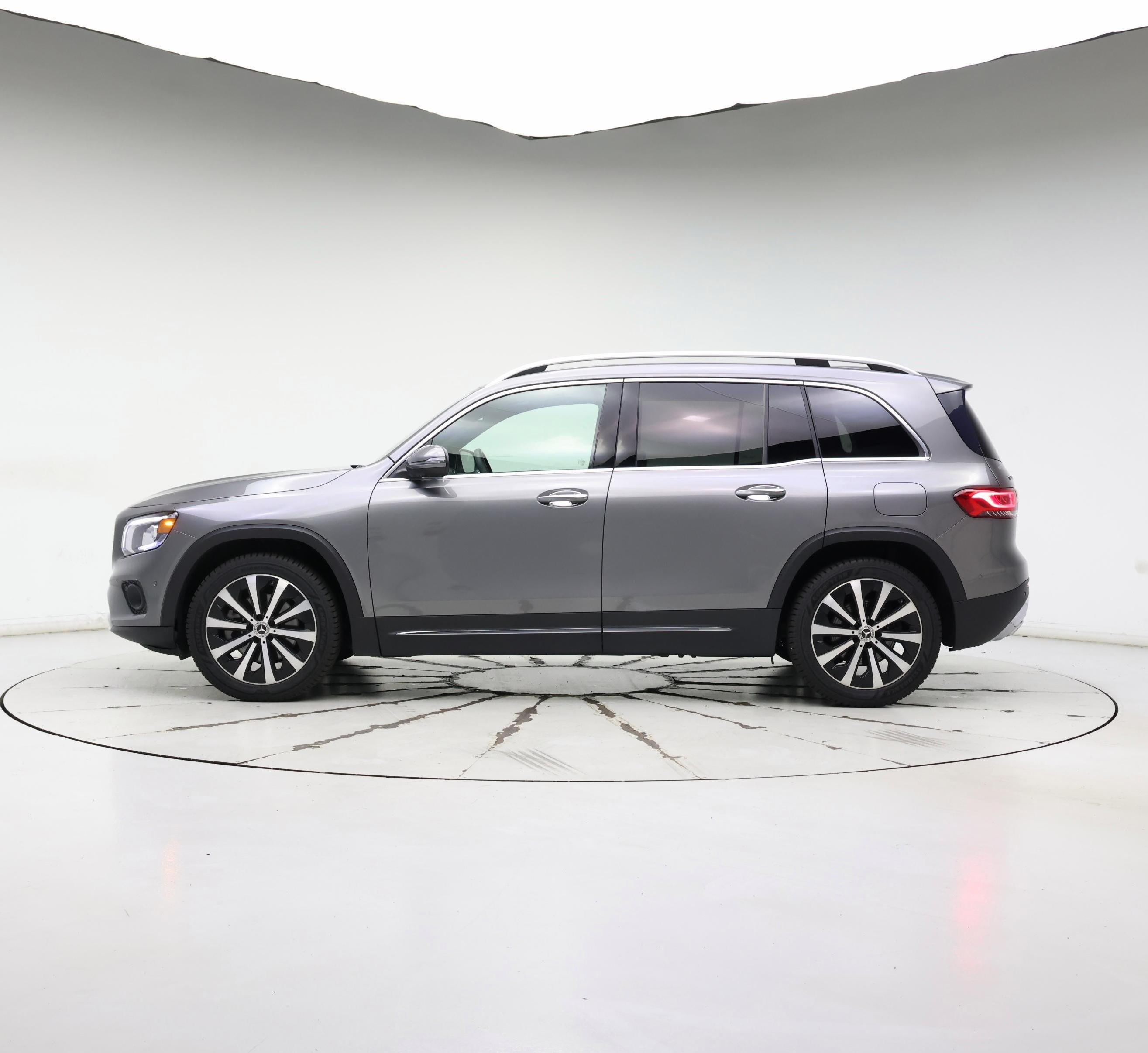 Thumbnail: 2020 Mercedes-Benz GLB - 3