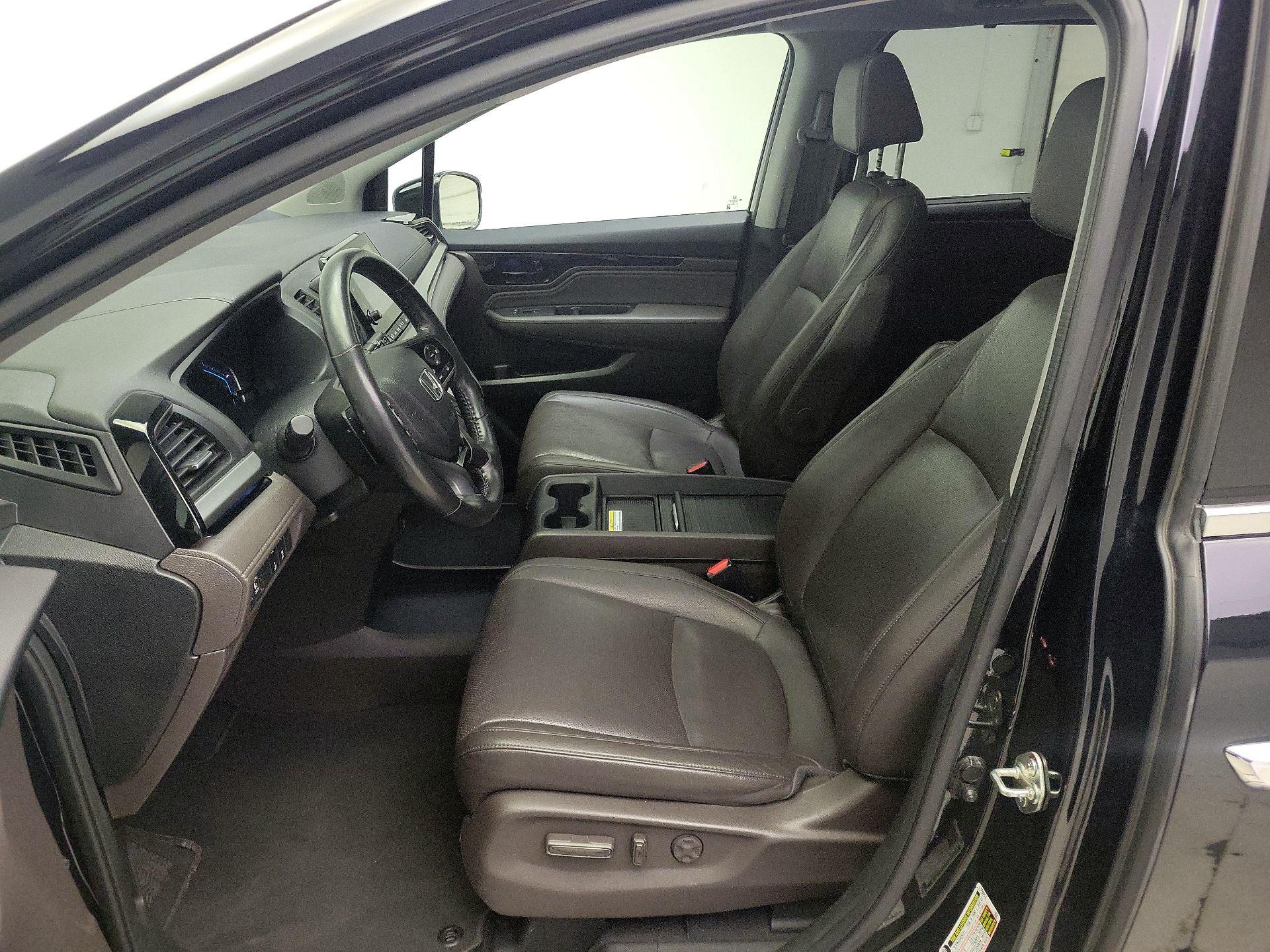 Thumbnail: 2018 Honda Odyssey - 11