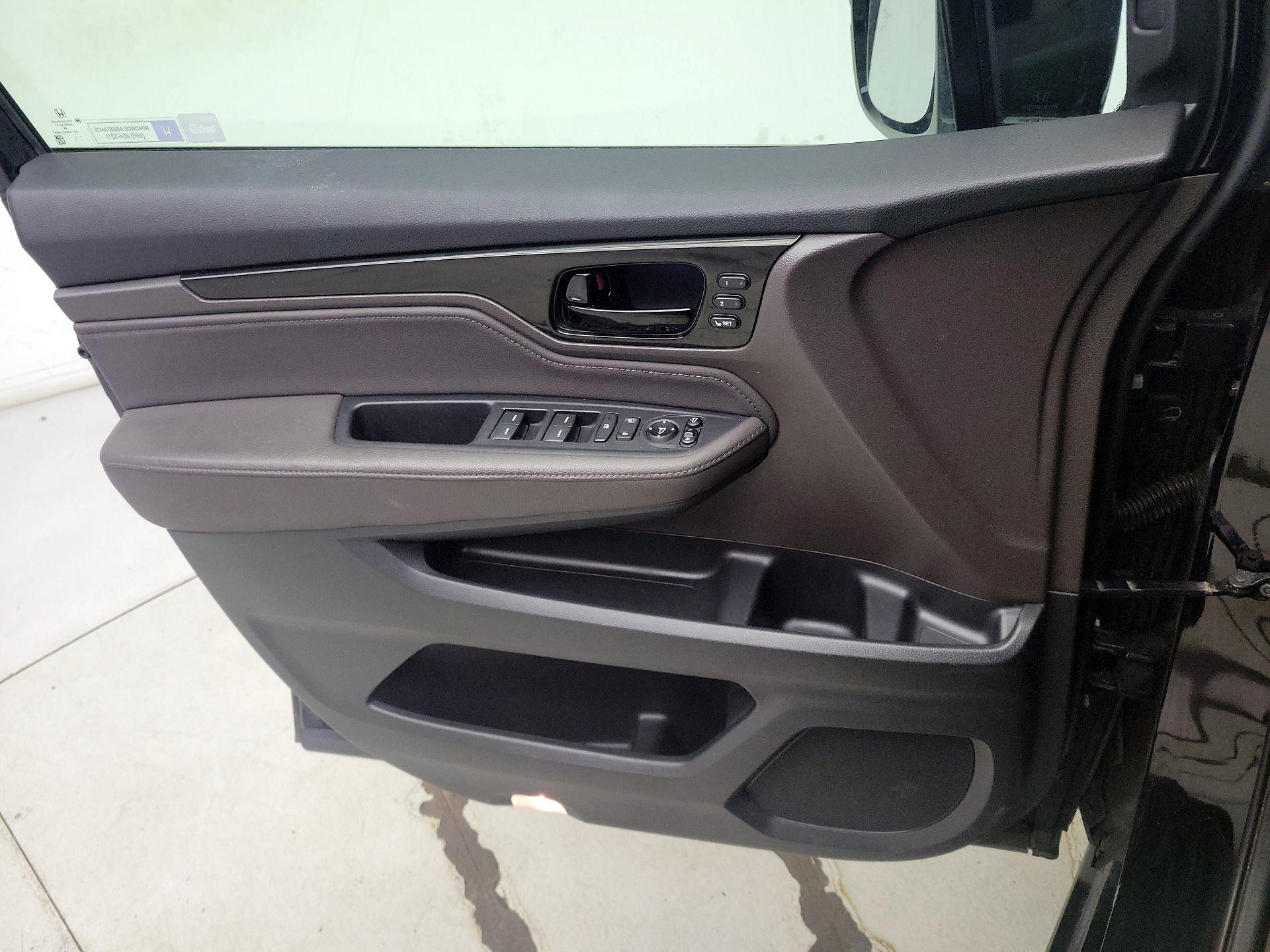 Thumbnail: 2018 Honda Odyssey - 12
