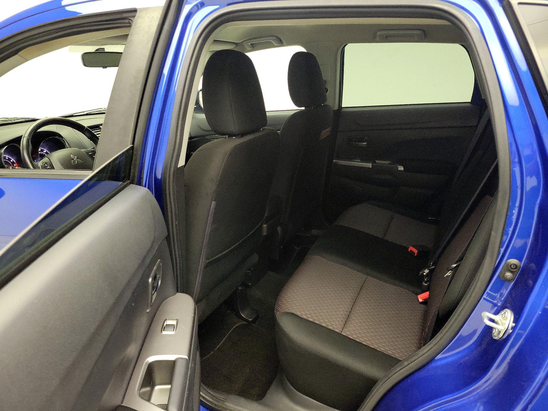 Thumbnail: 2018 Mitsubishi Outlander Sport - 18
