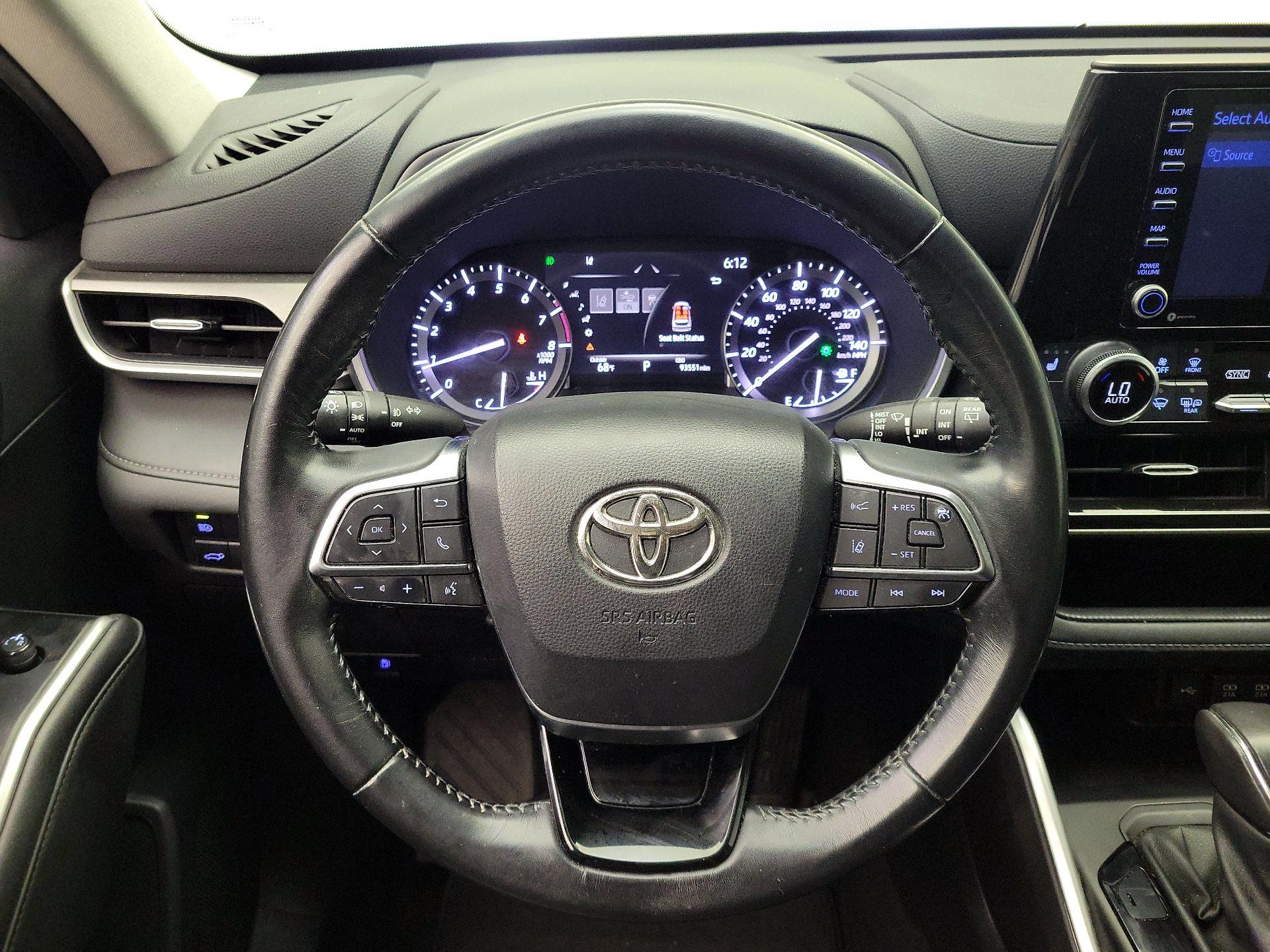 Thumbnail: 2021 Toyota Highlander - 10