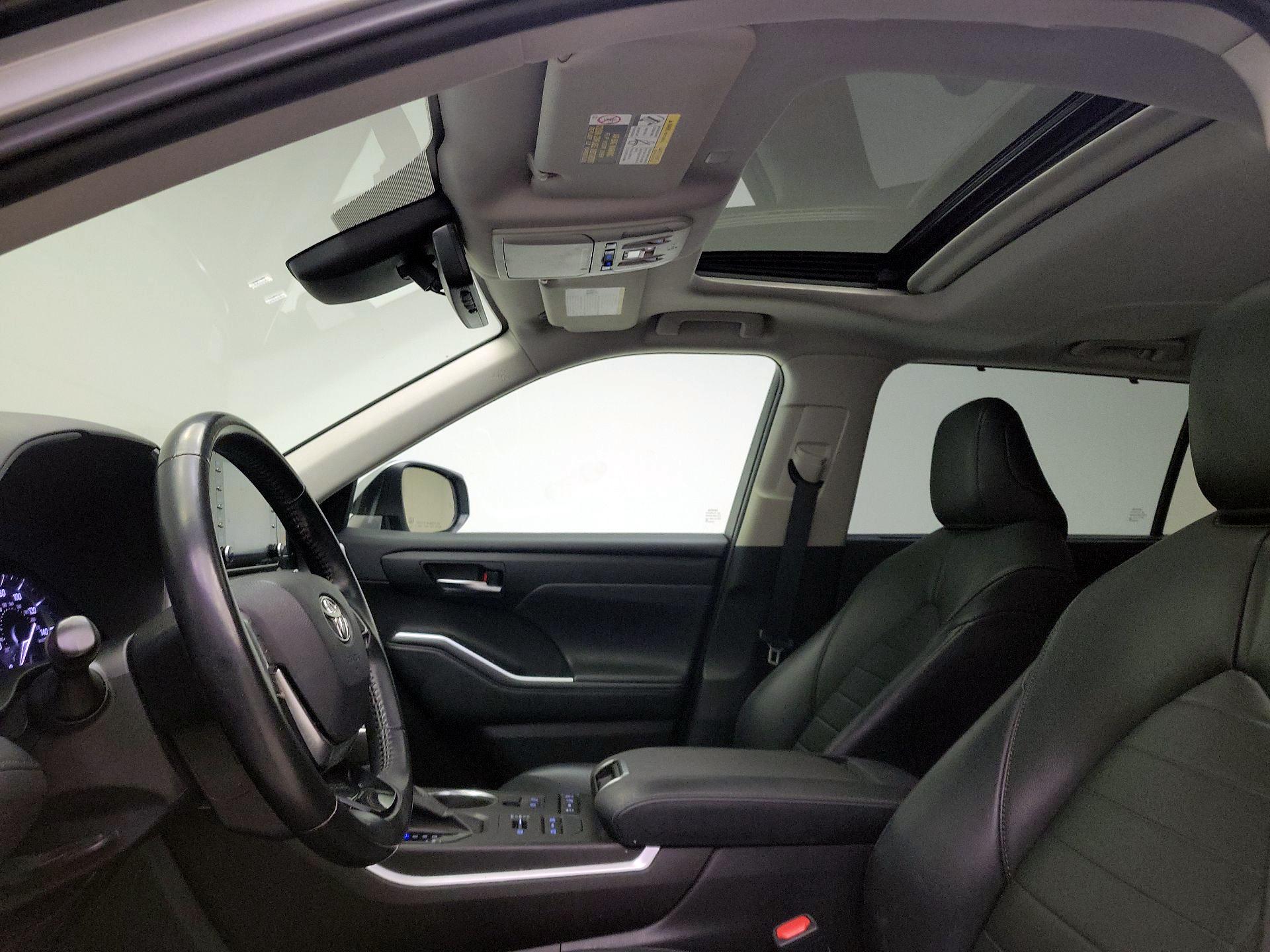 Thumbnail: 2021 Toyota Highlander - 18