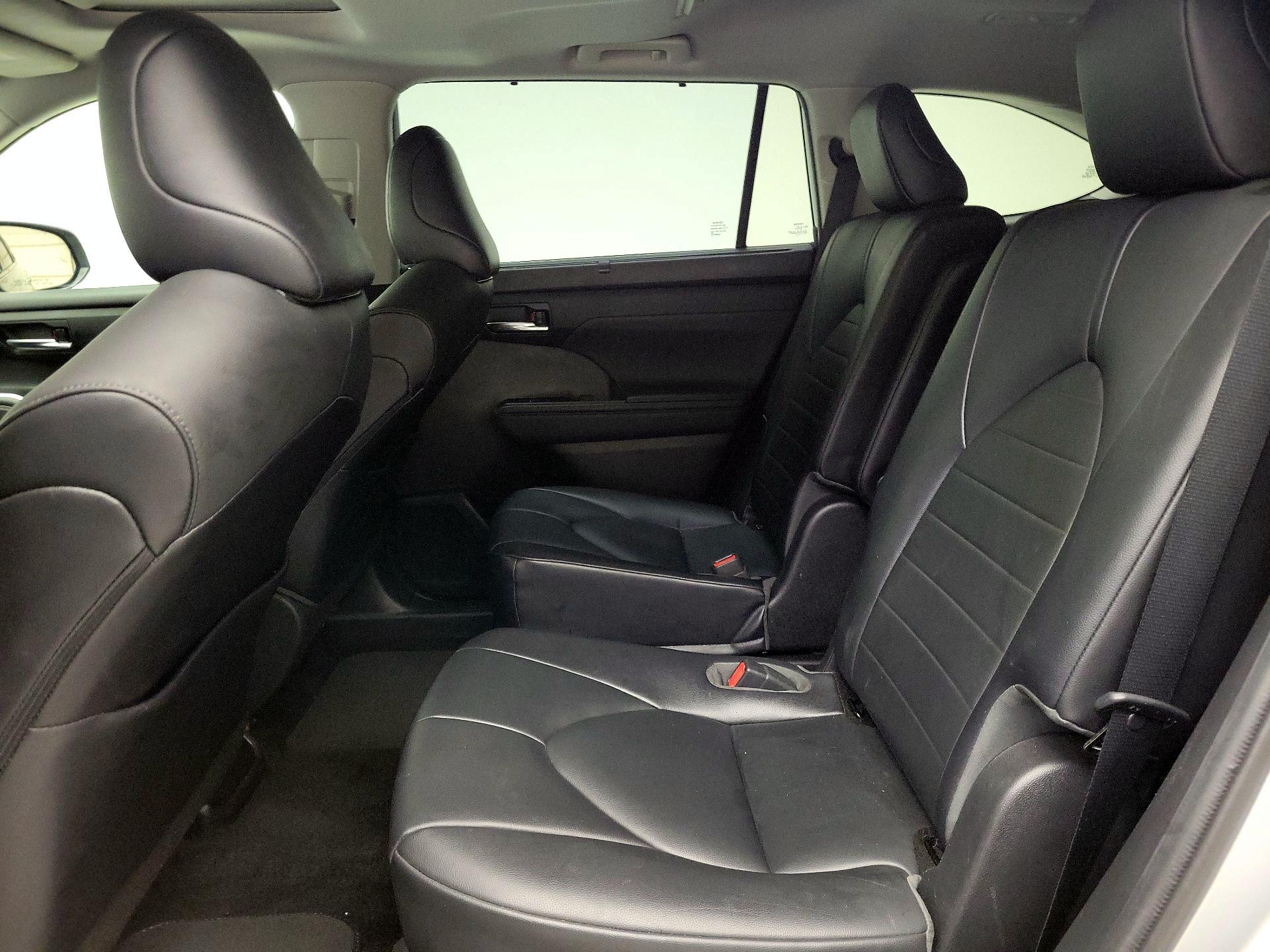 Thumbnail: 2021 Toyota Highlander - 19