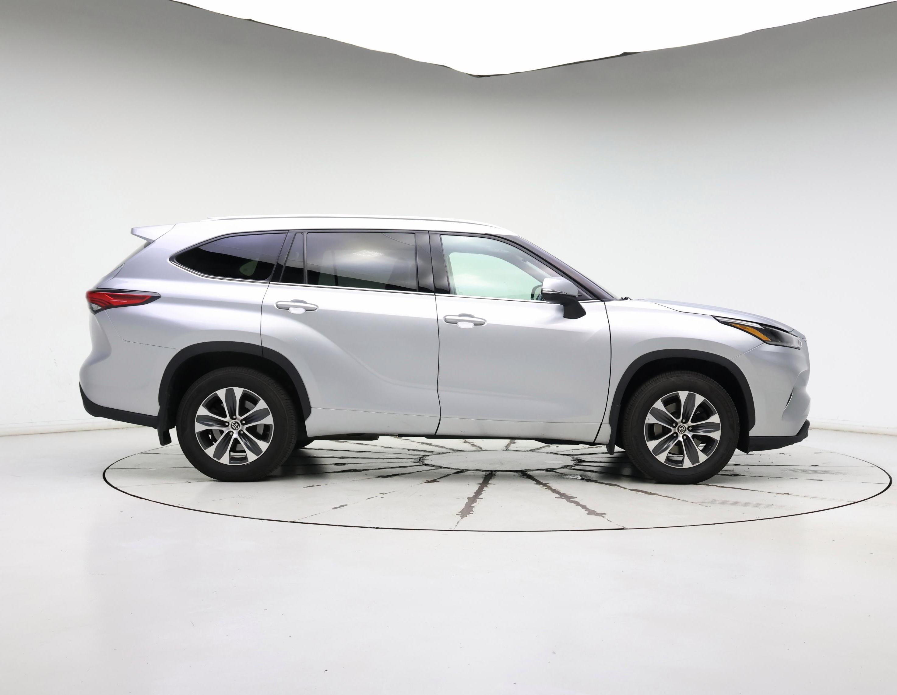 Thumbnail: 2021 Toyota Highlander - 7